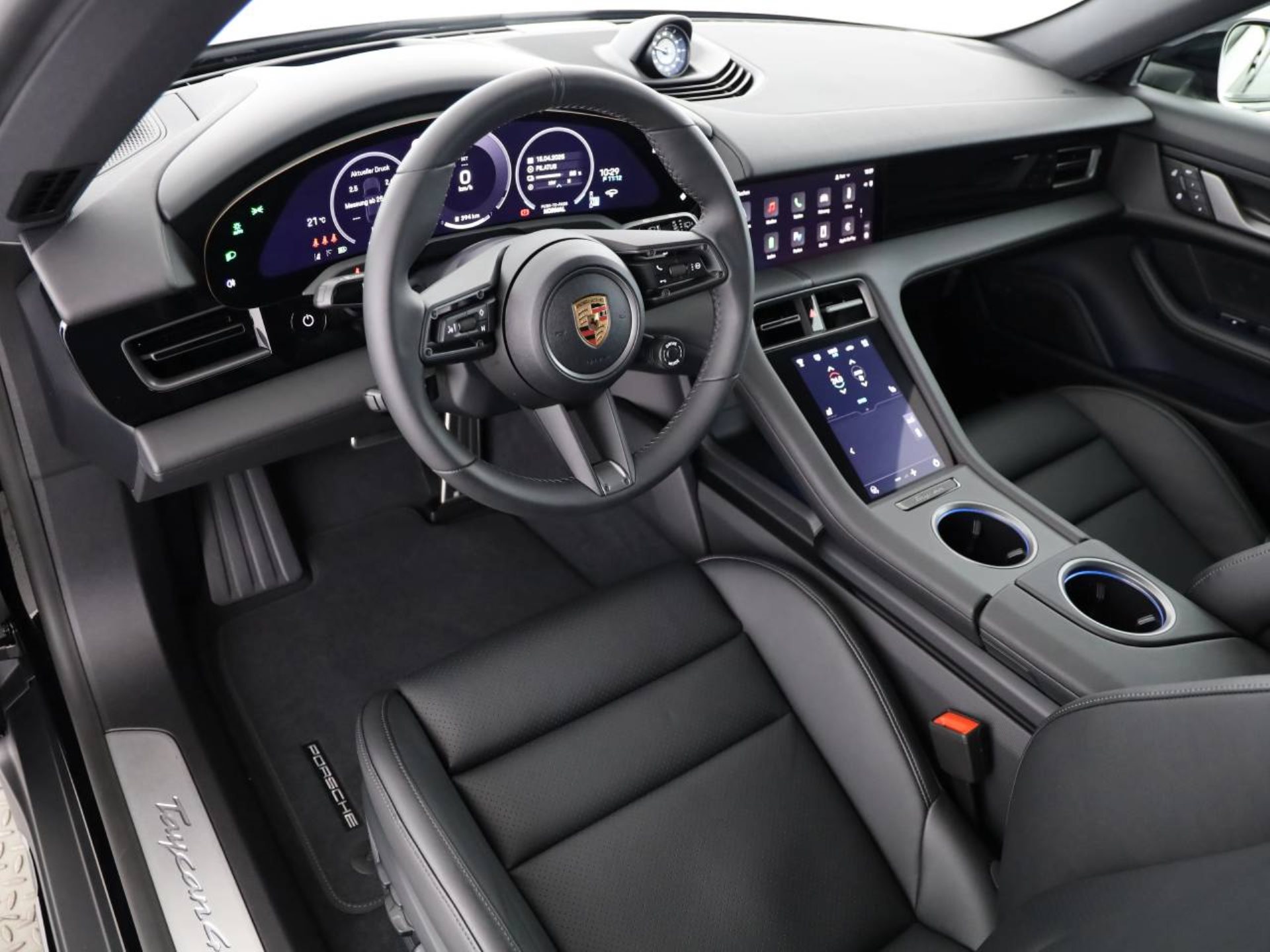 PORSCHE Taycan 4S Cross Turismo-showroom-element-3