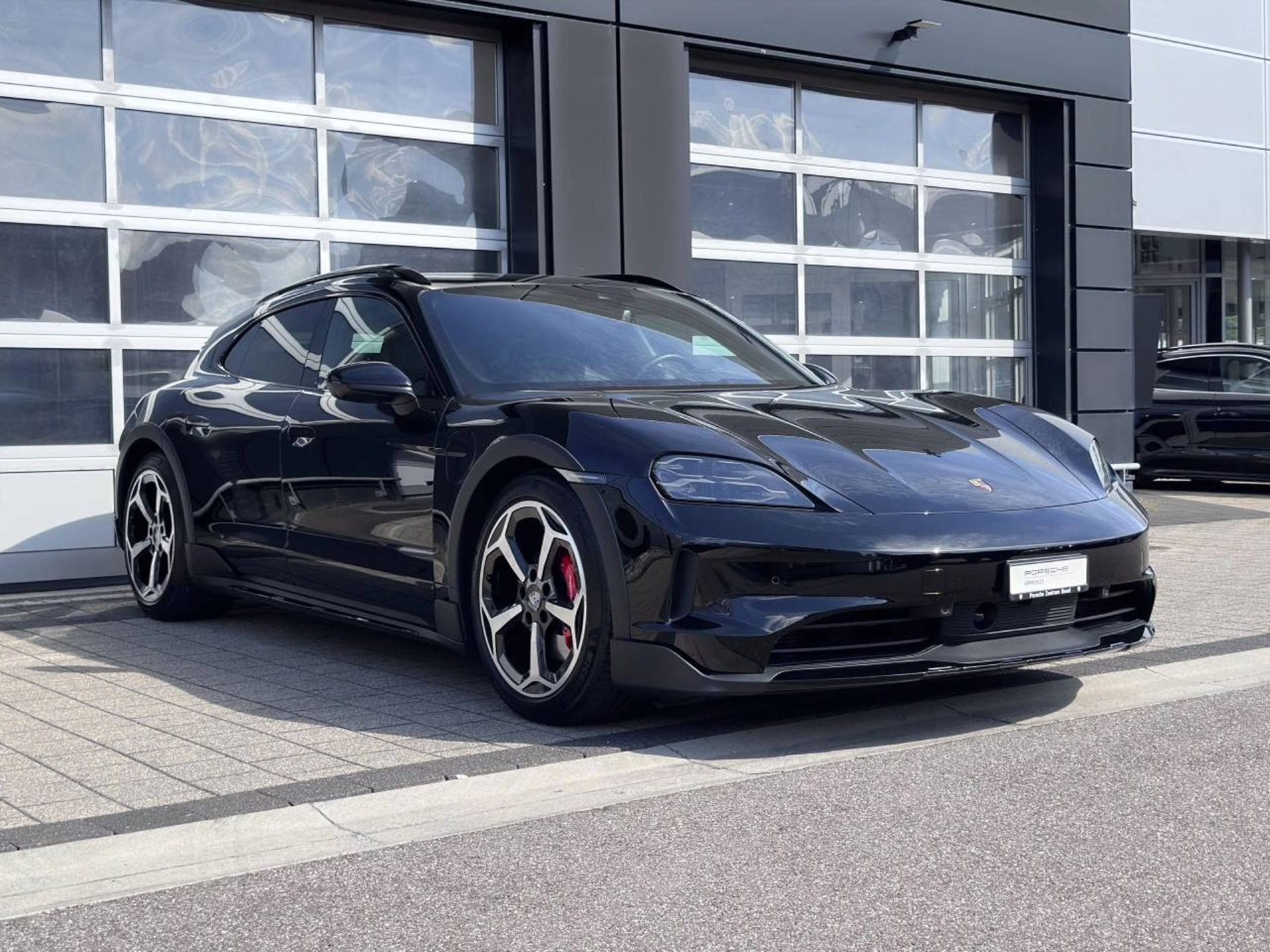 PORSCHE Taycan 4S Cross Turismo-image-9