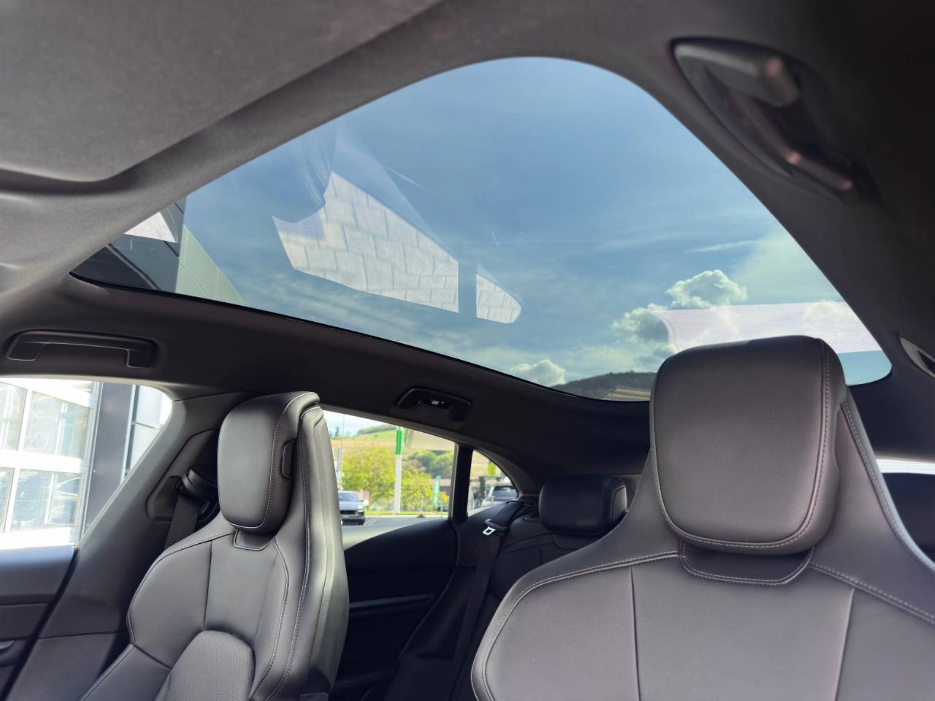 PORSCHE Taycan 4S Cross Turismo-image-22