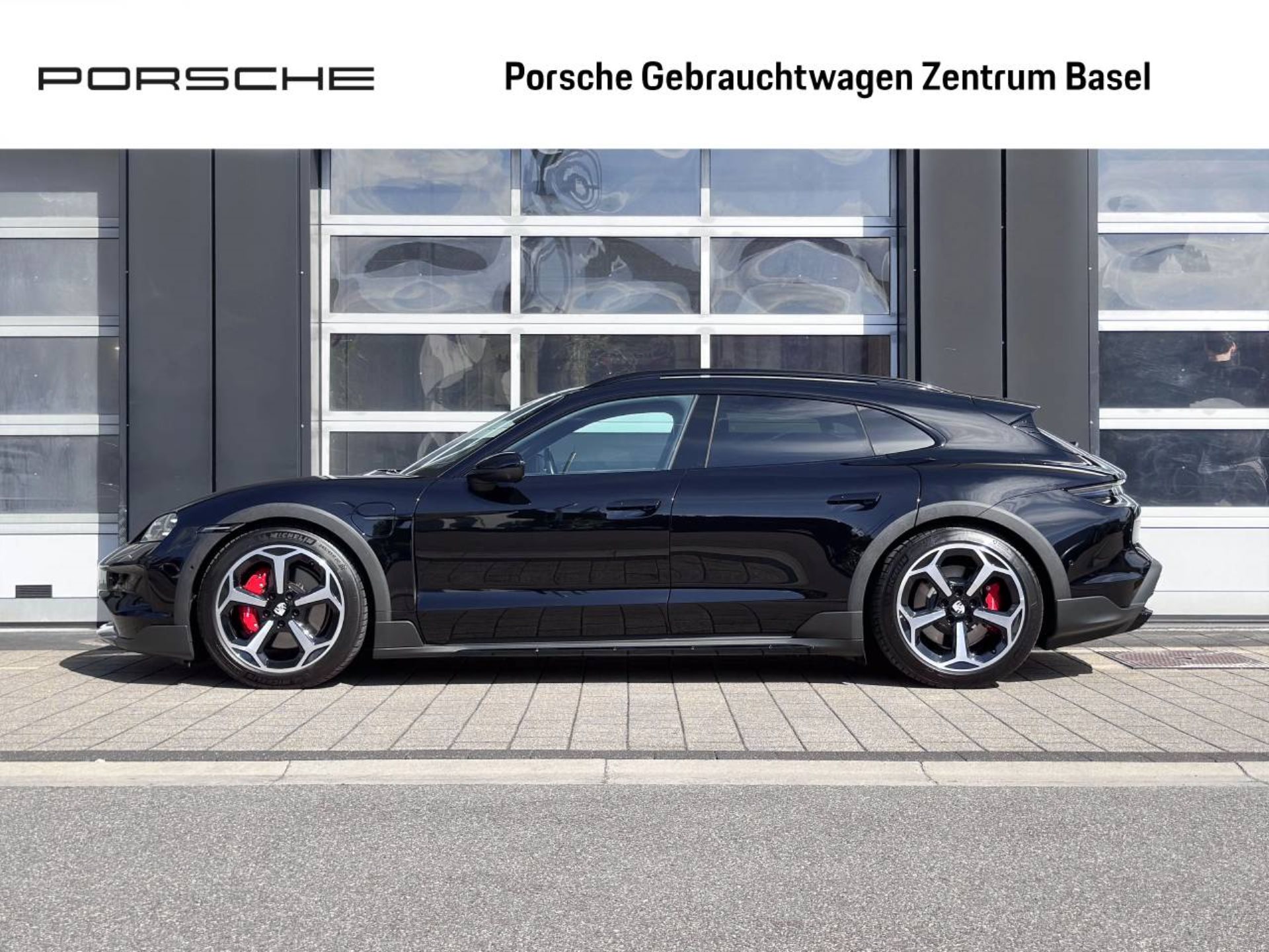 PORSCHE Taycan 4S Cross Turismo-showroom-element-1