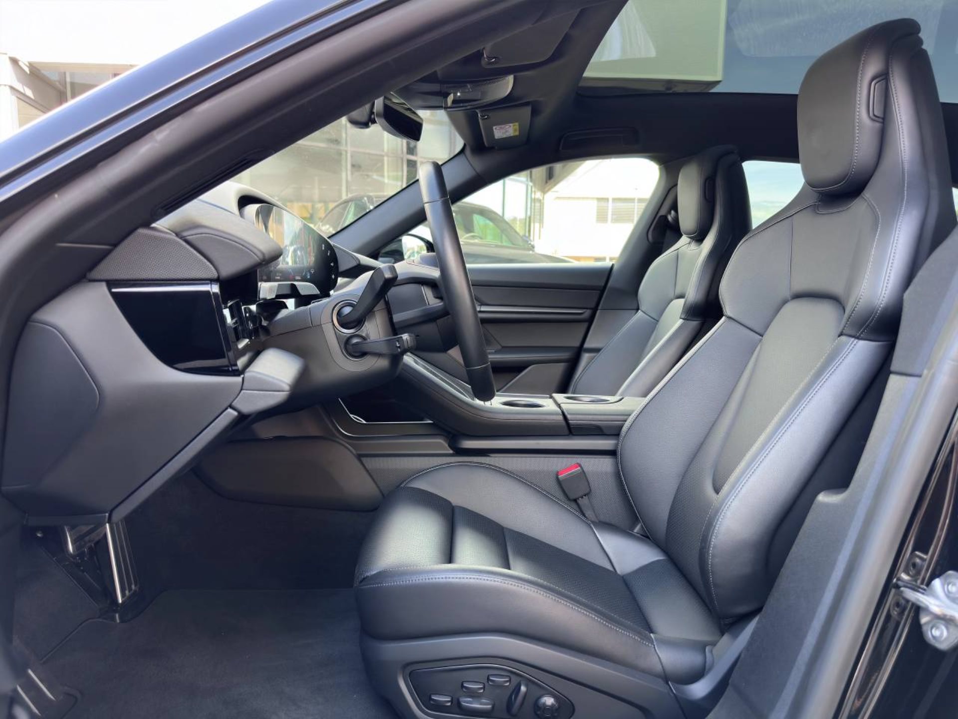 PORSCHE Taycan 4S Cross Turismo-image-4