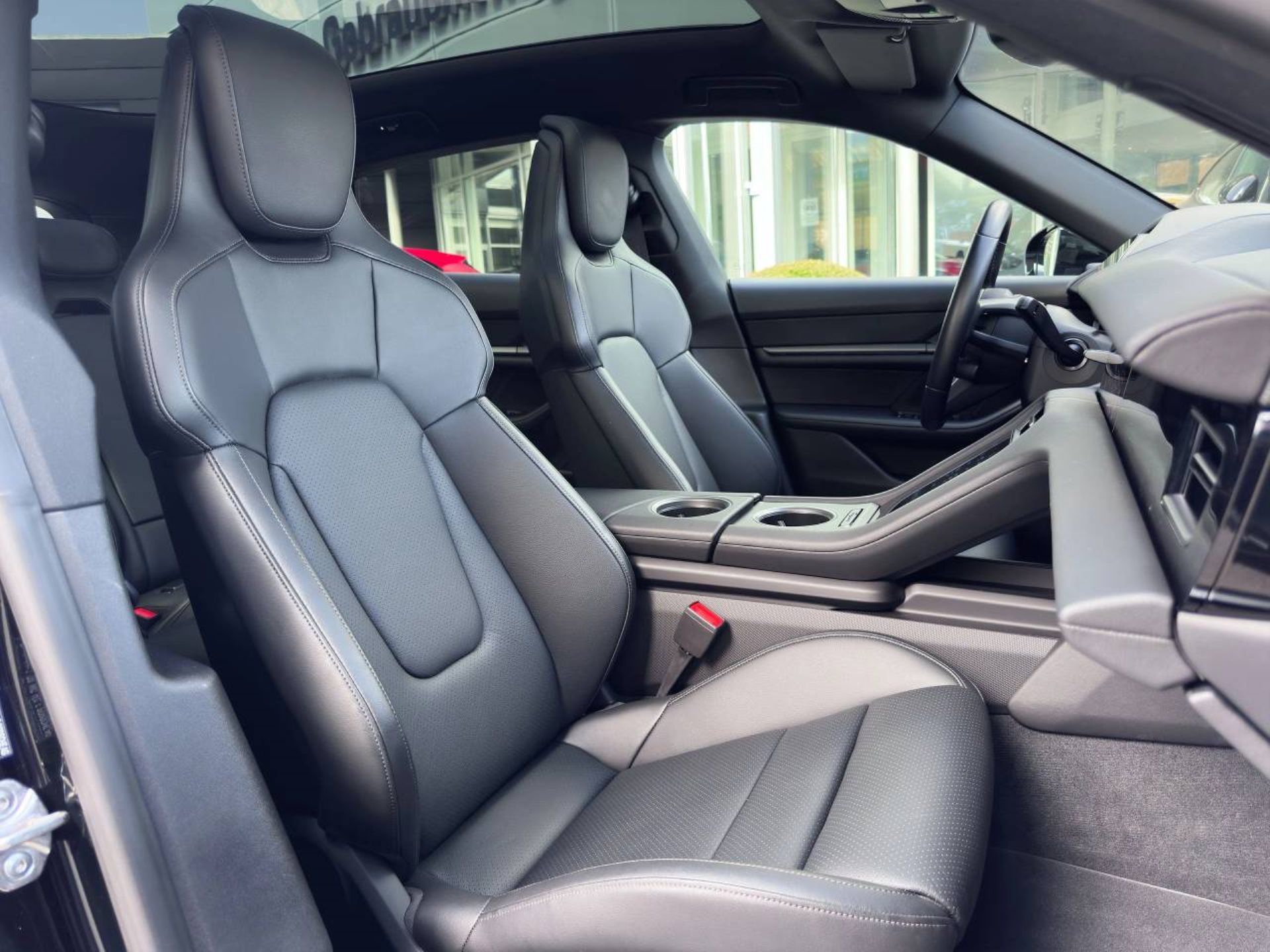 PORSCHE Taycan 4S Cross Turismo-image-20