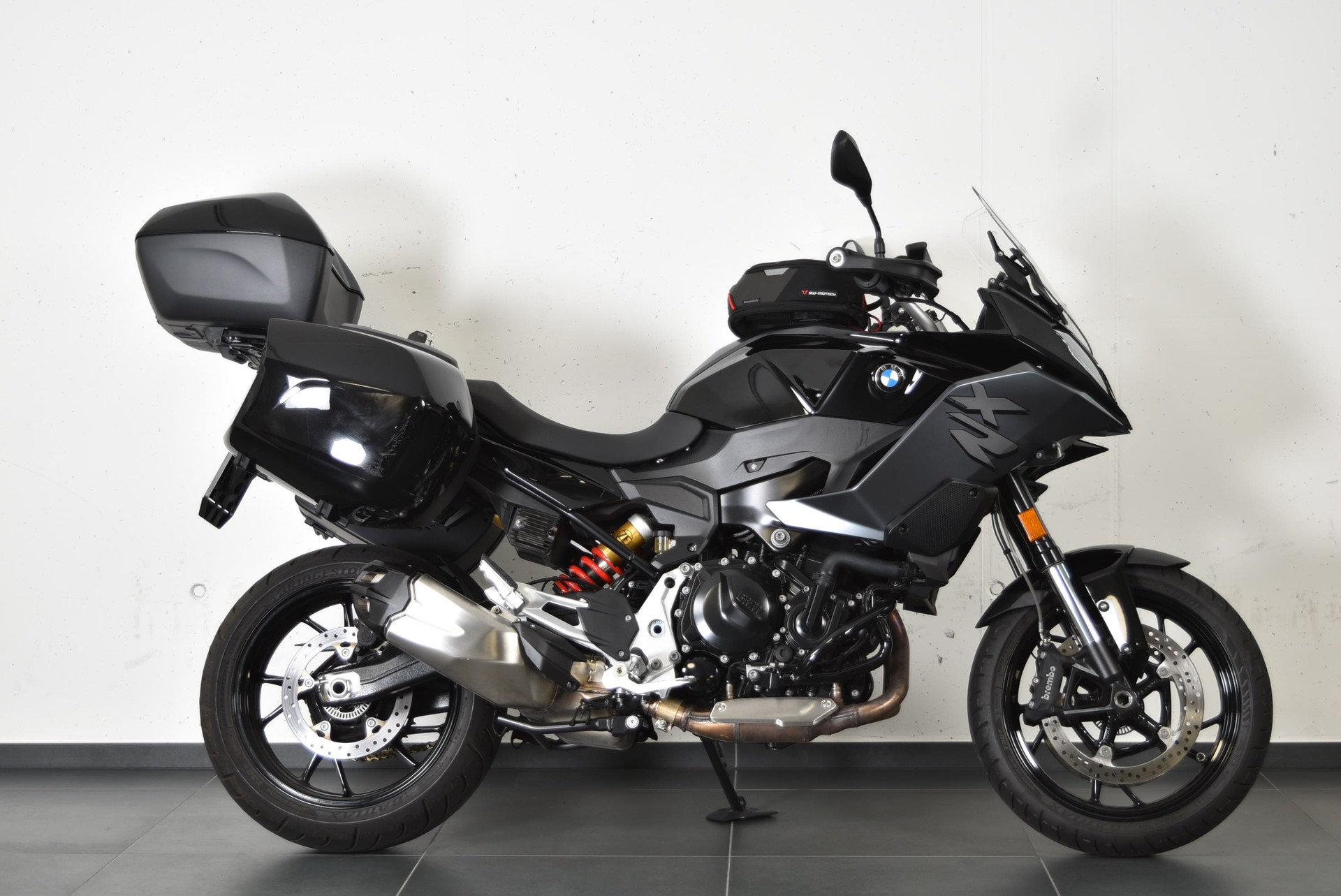 BMW F 900 XR A2-showroom-element-3