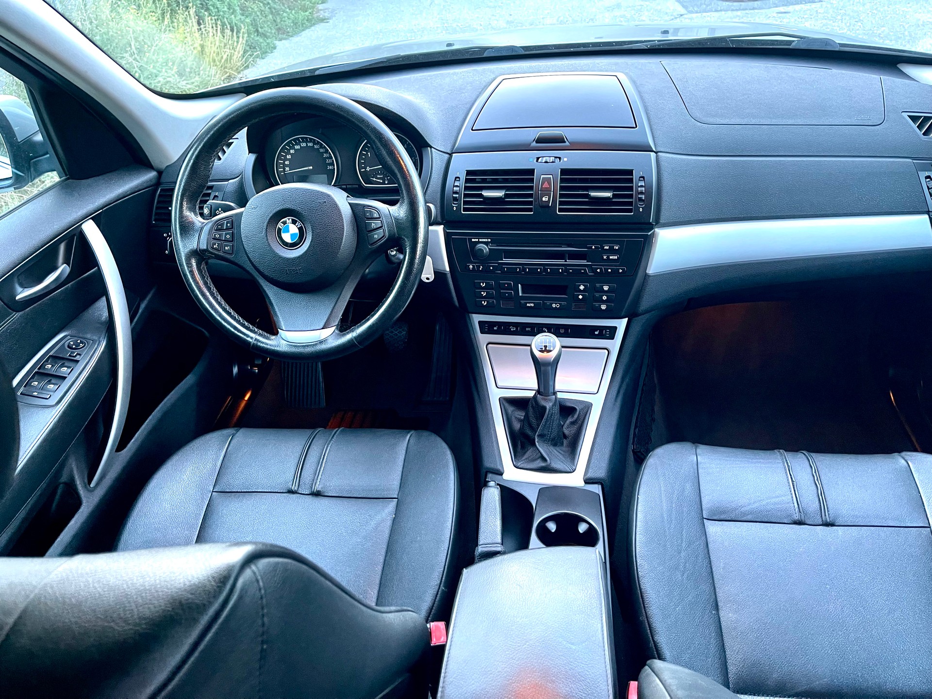 BMW X3 2.0d-showroom-element-1