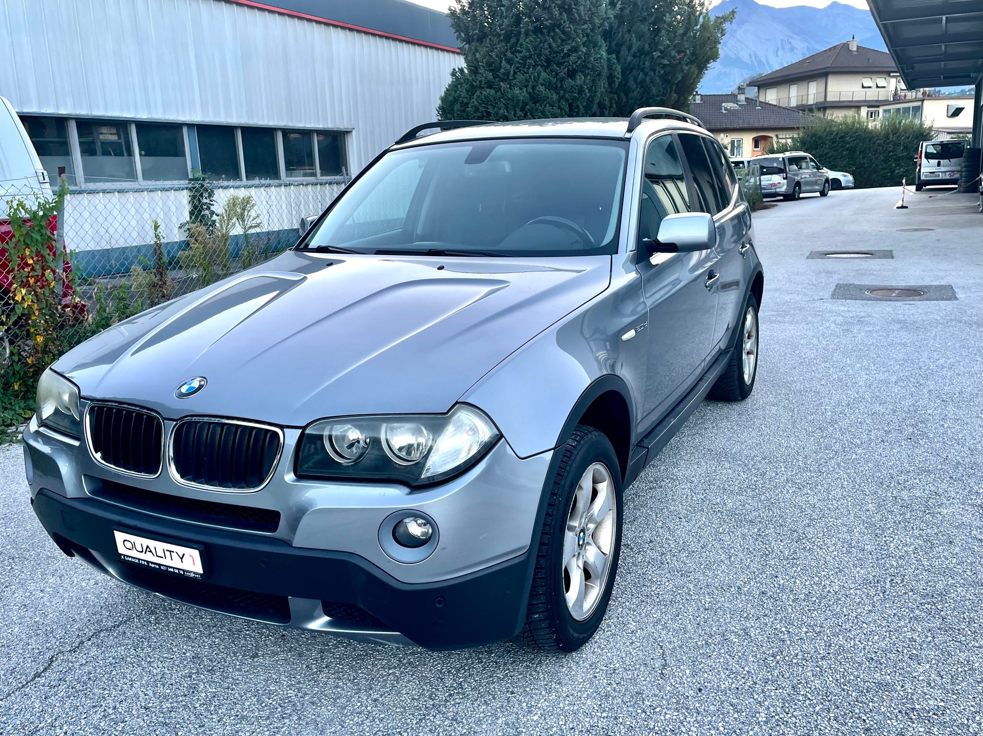BMW X3 2.0d-showroom-element-3
