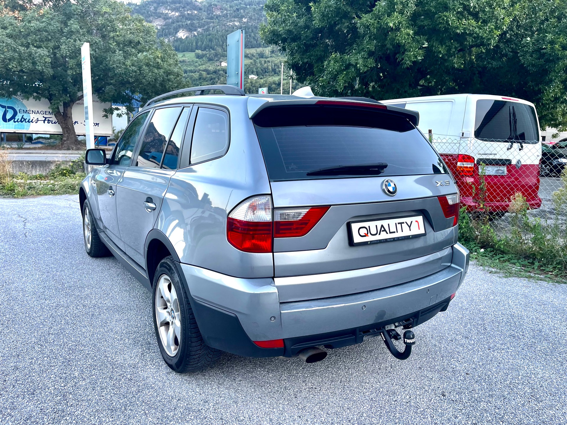 BMW X3 2.0d-showroom-element-2