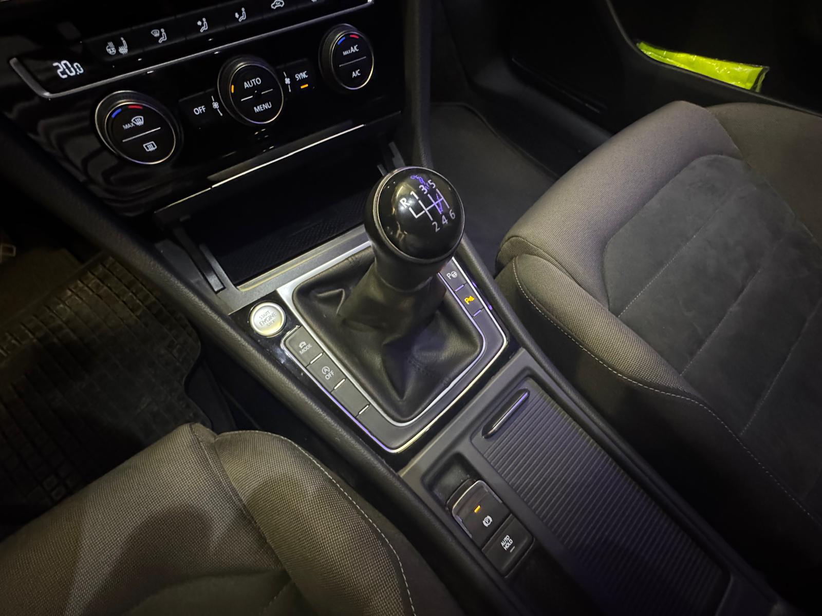 VW Golf 1.5 TSI EVO Highline-image-23