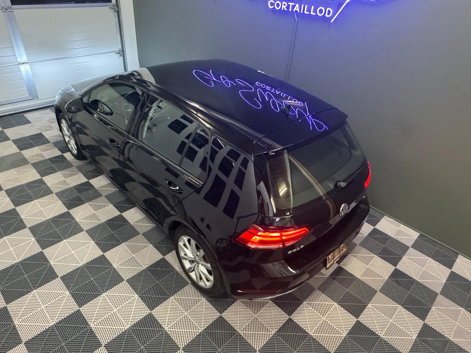 VW Golf 1.5 TSI EVO Highline-showroom-element-2