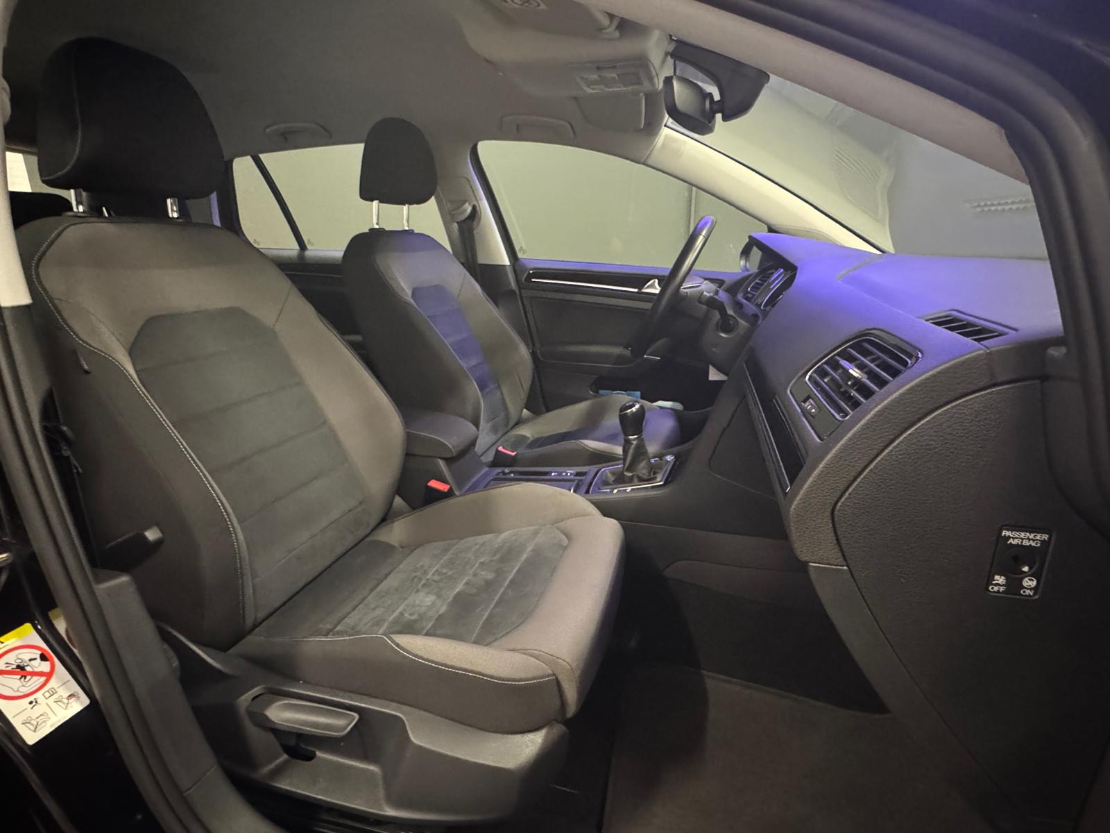 VW Golf 1.5 TSI EVO Highline-image-10