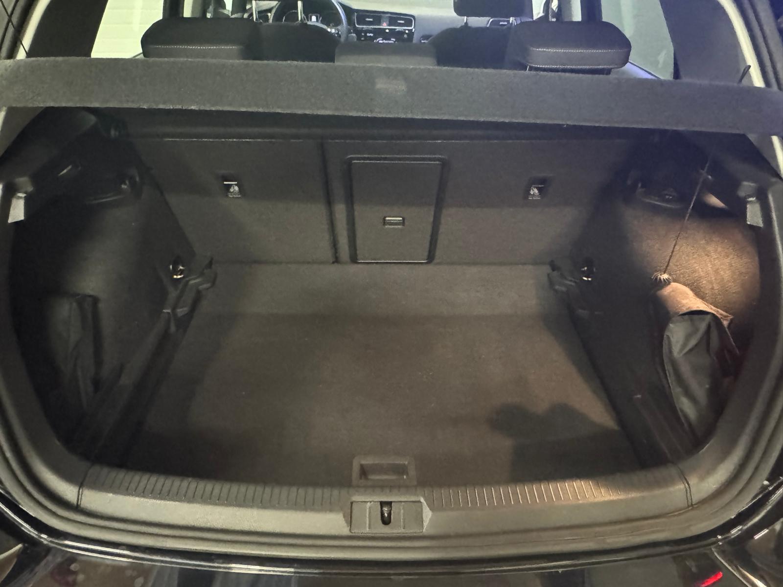 VW Golf 1.5 TSI EVO Highline-image-24