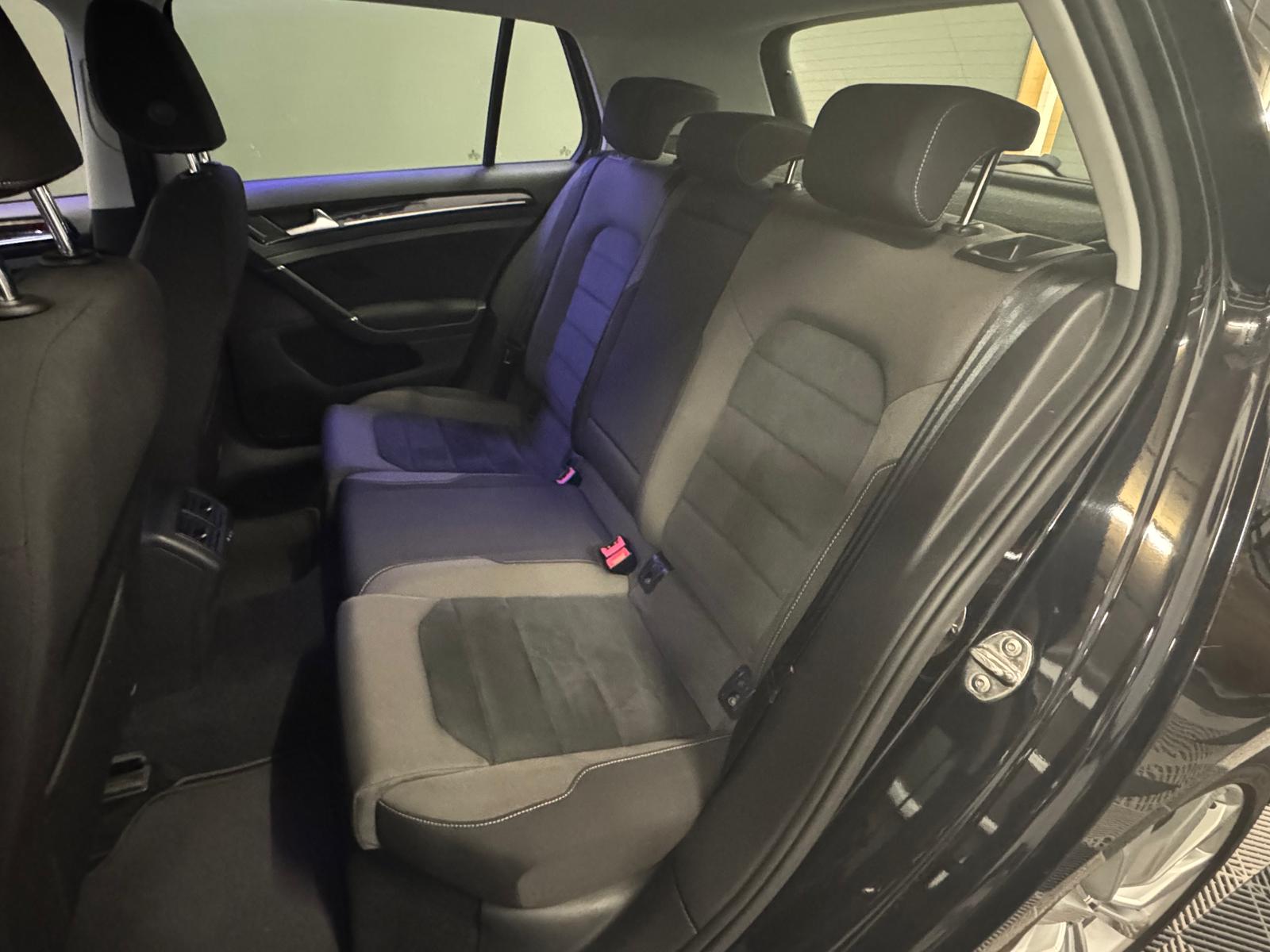 VW Golf 1.5 TSI EVO Highline-image-12
