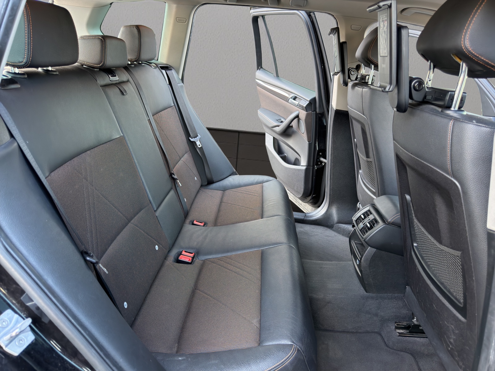 BMW X3 xDrive 20i Steptronic-image-17