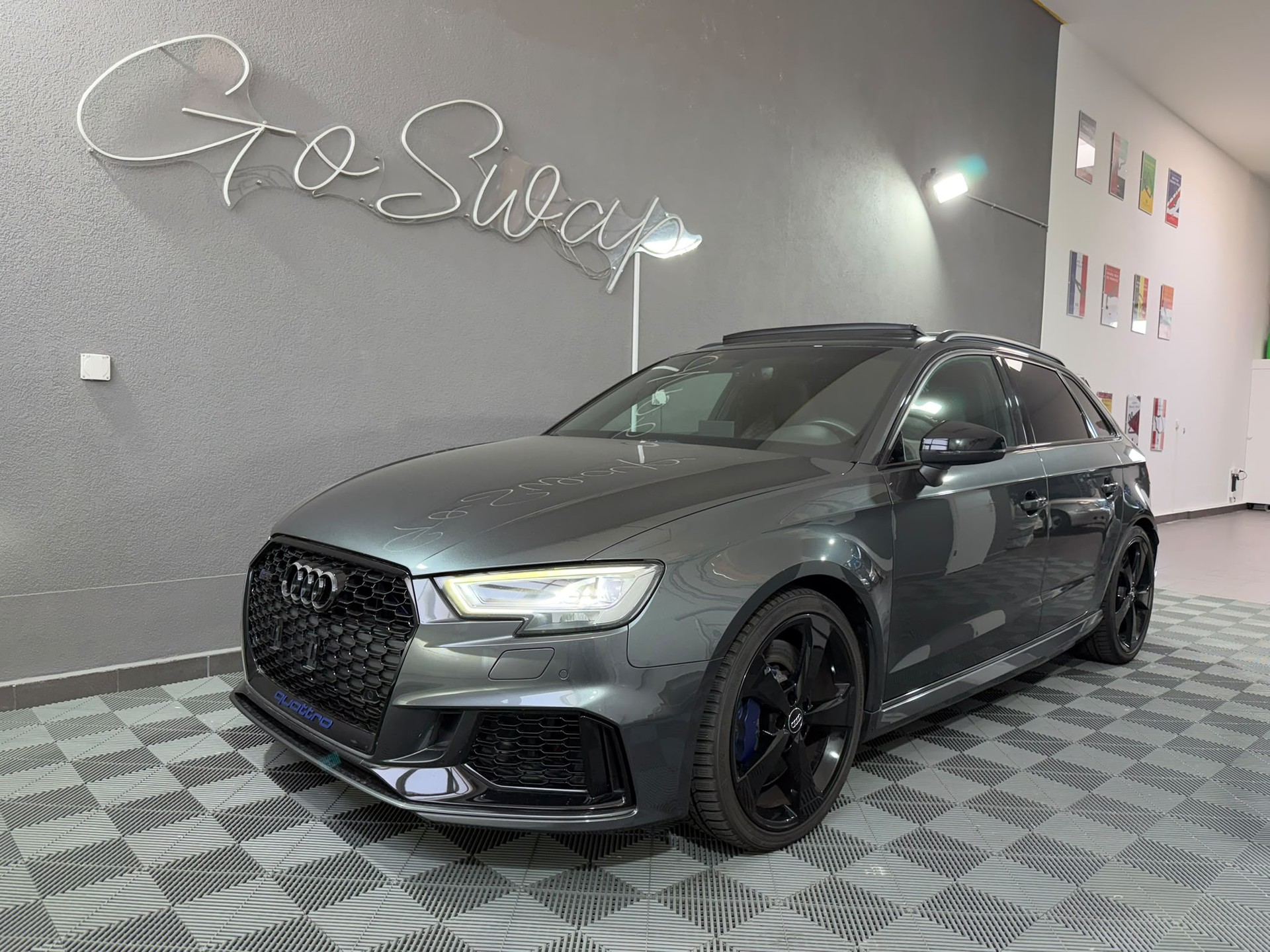 AUDI RS3 Sportback 2.5 TSI quattro S-tronic - Toit ouvrant *MFK / Service du jour*