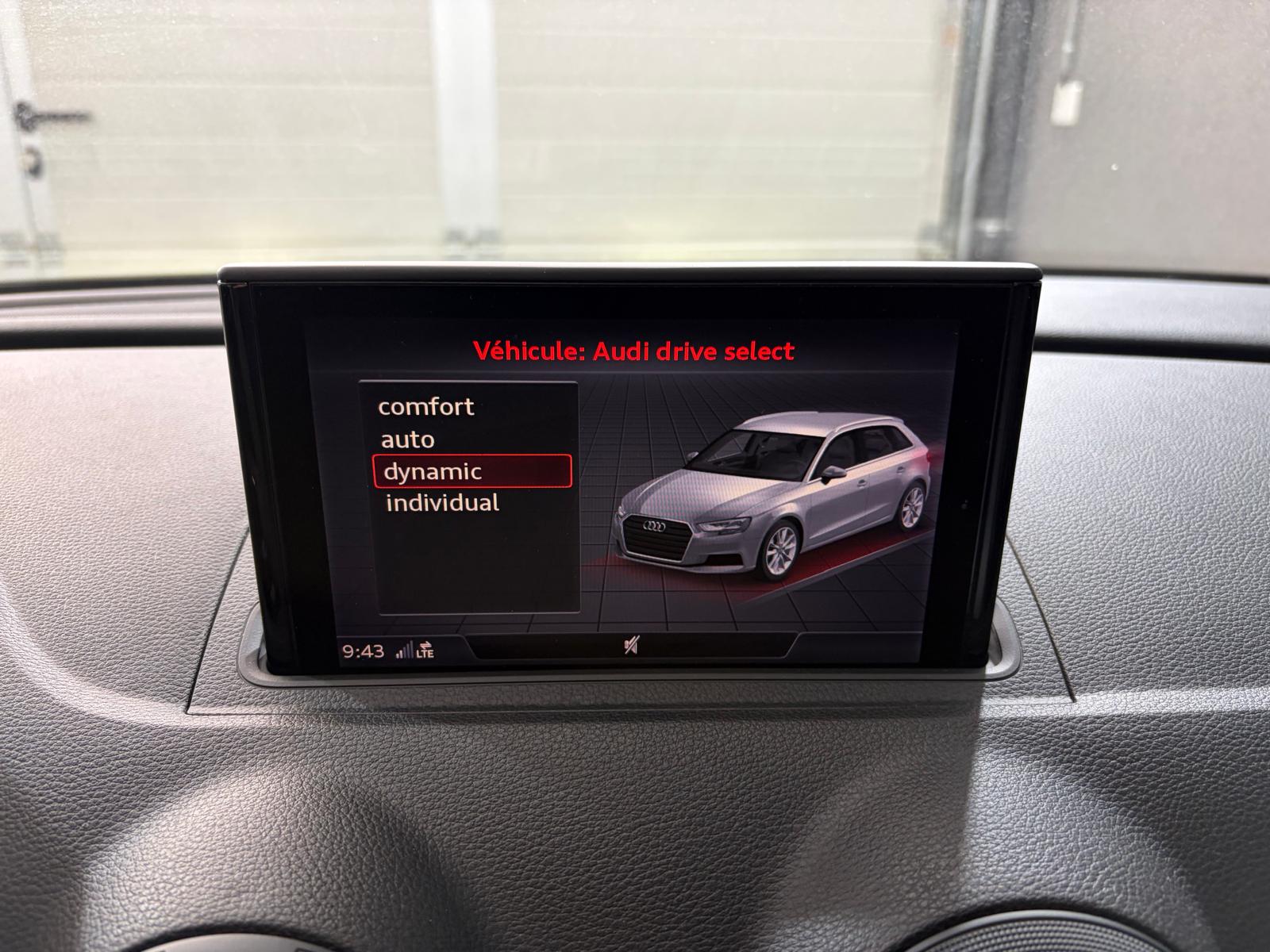 AUDI RS3 Sportback 2.5 TSI quattro S-tronic - Toit ouvrant *MFK / Service du jour*-image-21