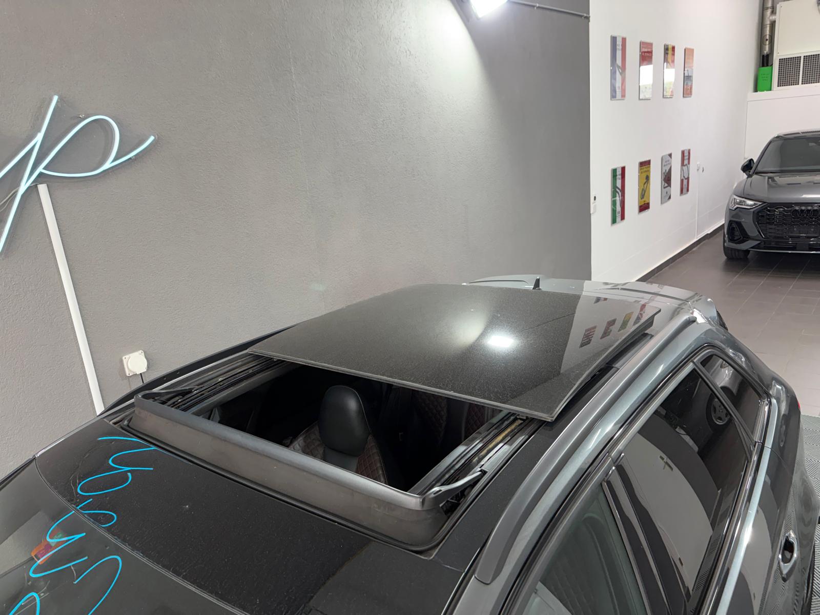 AUDI RS3 Sportback 2.5 TSI quattro S-tronic - Toit ouvrant *MFK / Service du jour*-showroom-element-1