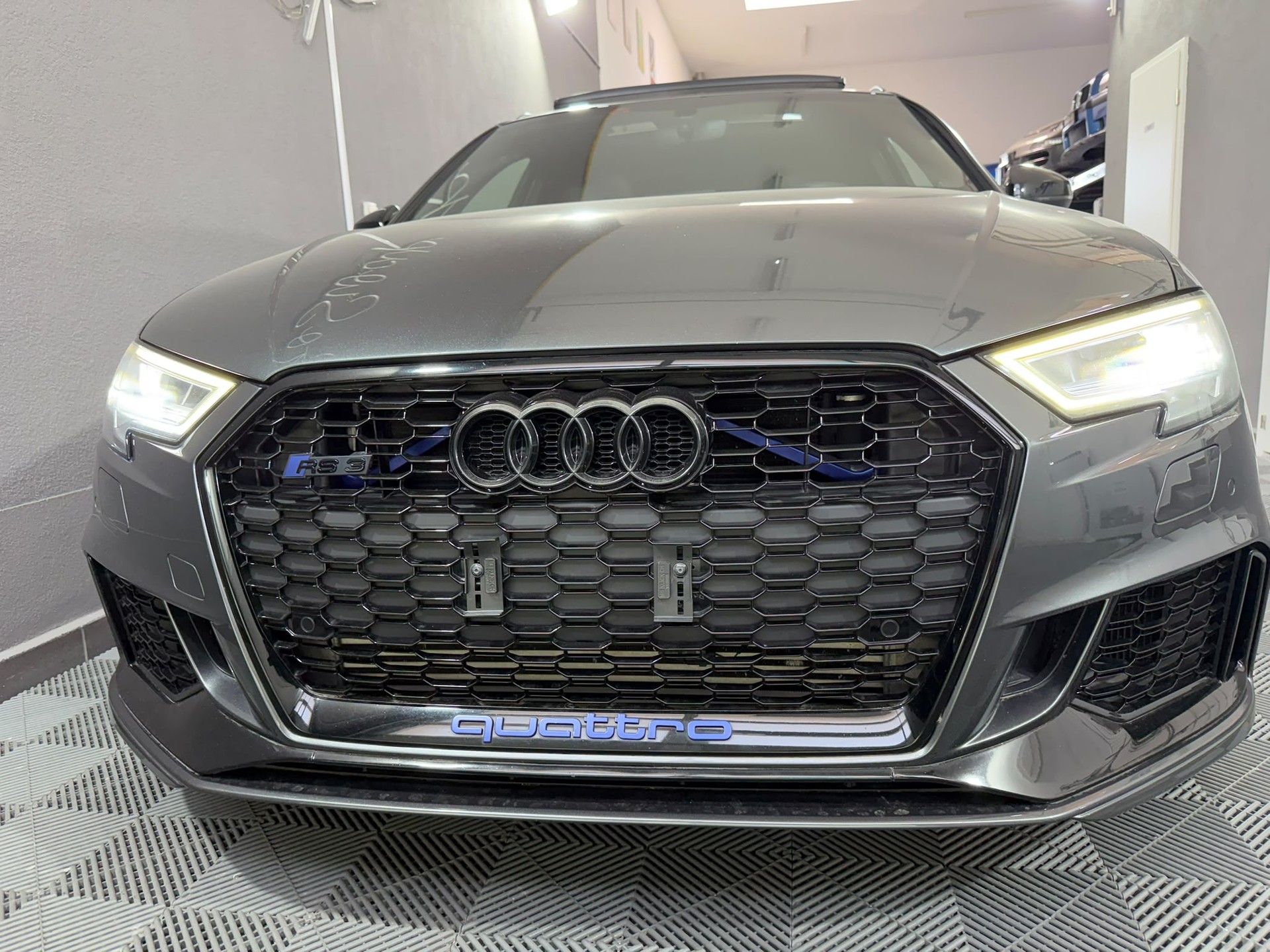 AUDI RS3 Sportback 2.5 TSI quattro S-tronic - Toit ouvrant *MFK / Service du jour*-showroom-element-3