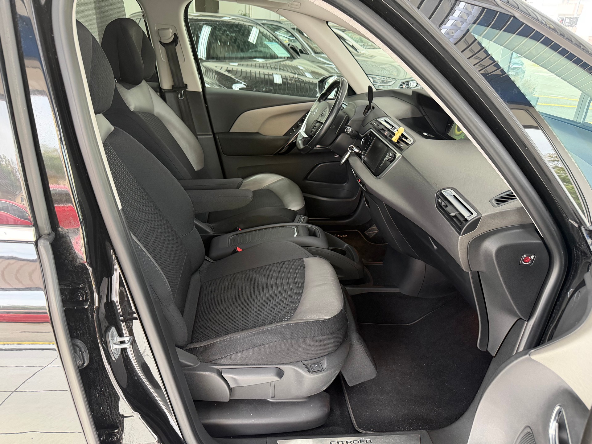 CITROEN C4 Picasso 1.6 BlueHDi Exclusive EAT6-image-13