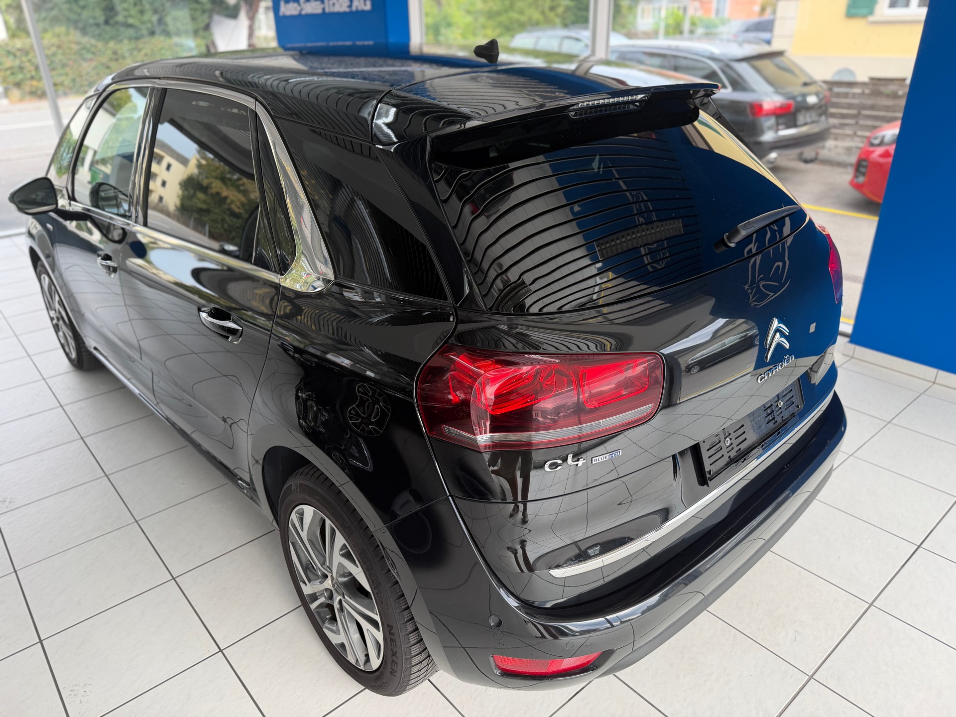 CITROEN C4 Picasso 1.6 BlueHDi Exclusive EAT6-image-6
