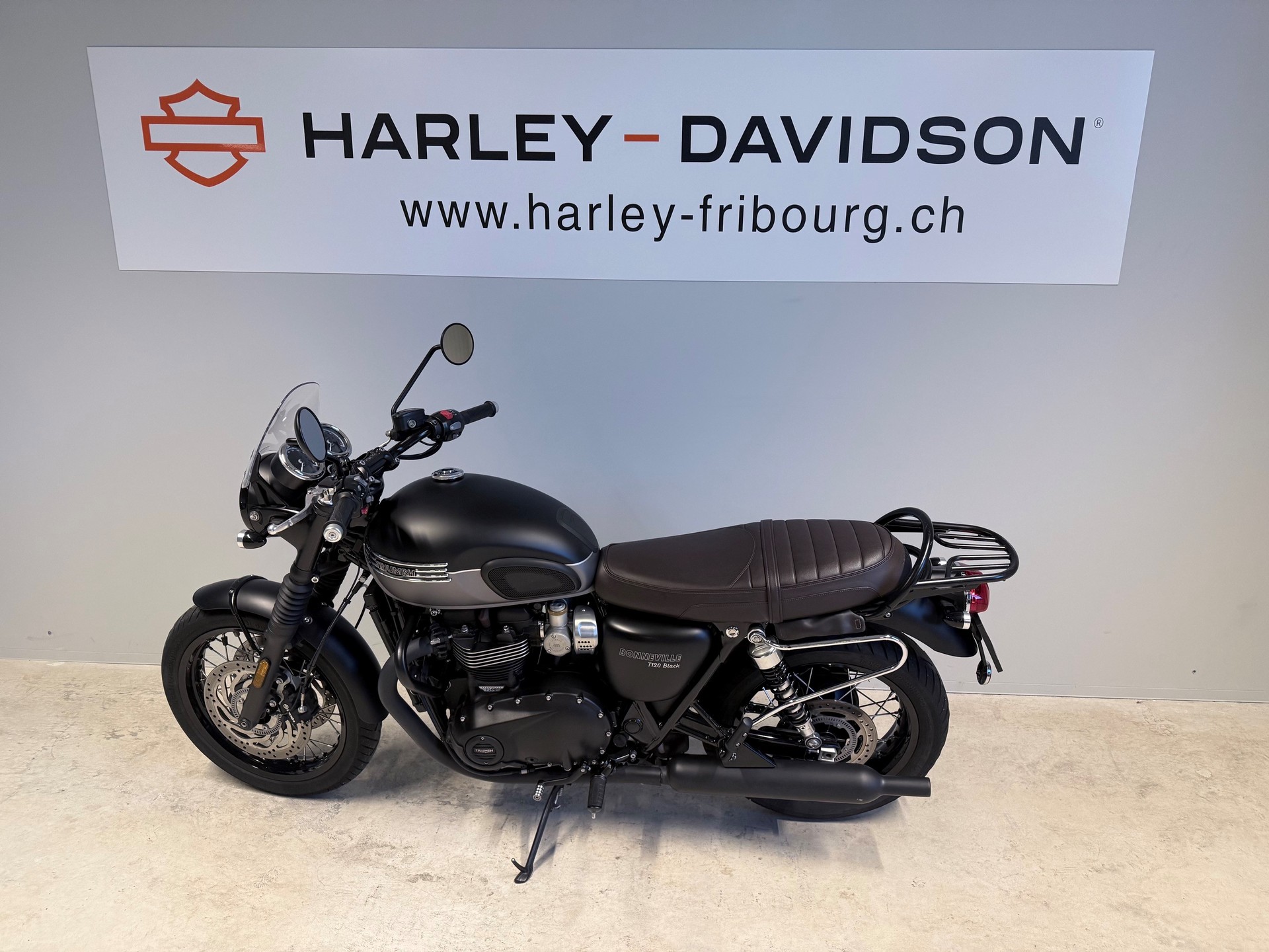 TRIUMPH Bonneville T120 Black-image-2