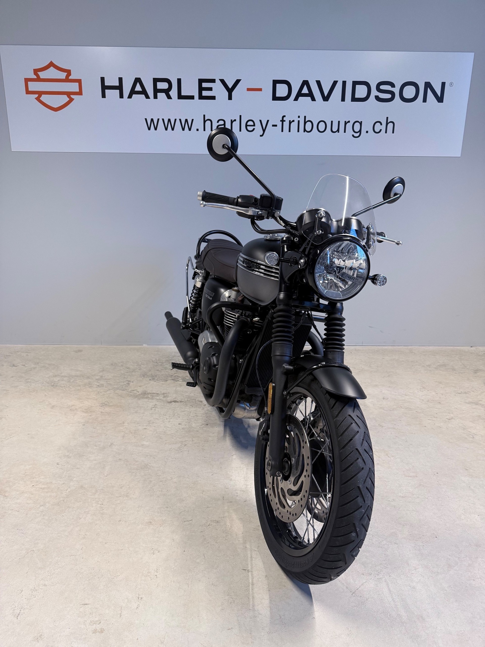 TRIUMPH Bonneville T120 Black-image-1