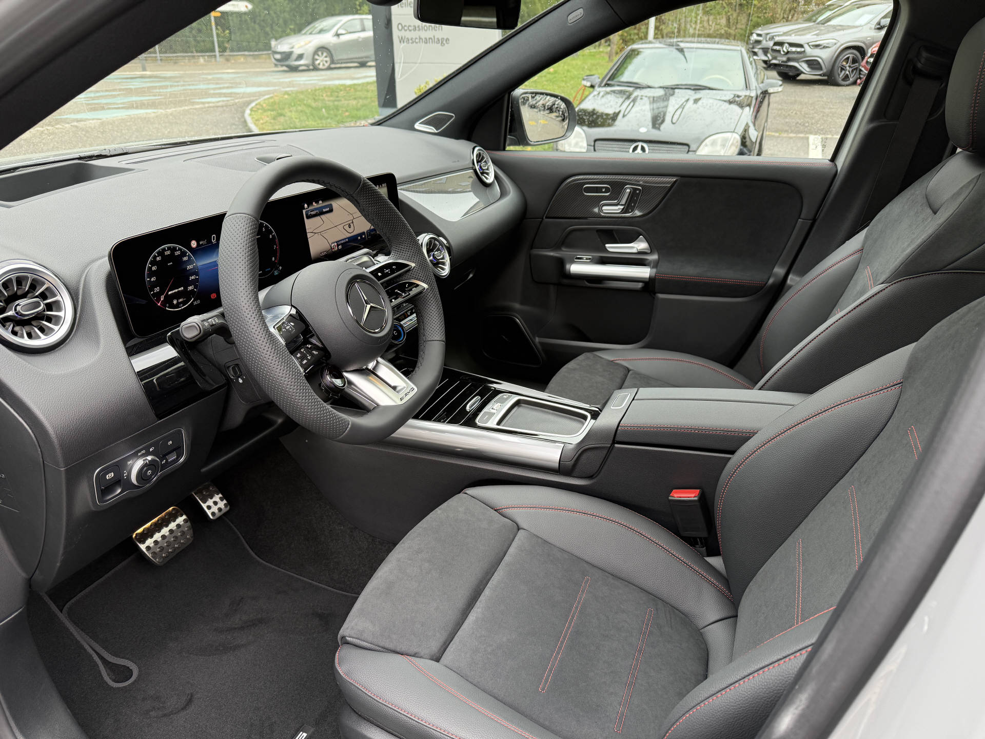 MERCEDES-BENZ GLA 35 AMG 4matic-showroom-element-3