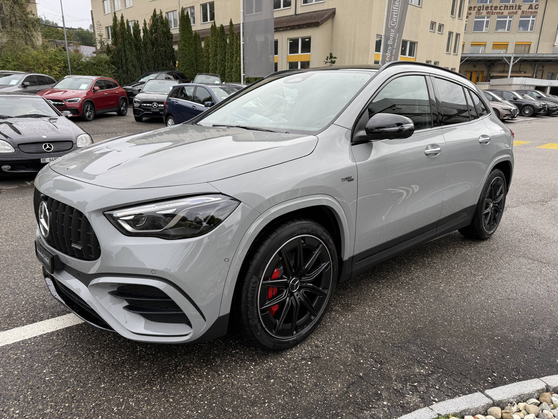 MERCEDES-BENZ GLA 35 AMG 4matic-showroom-element-2