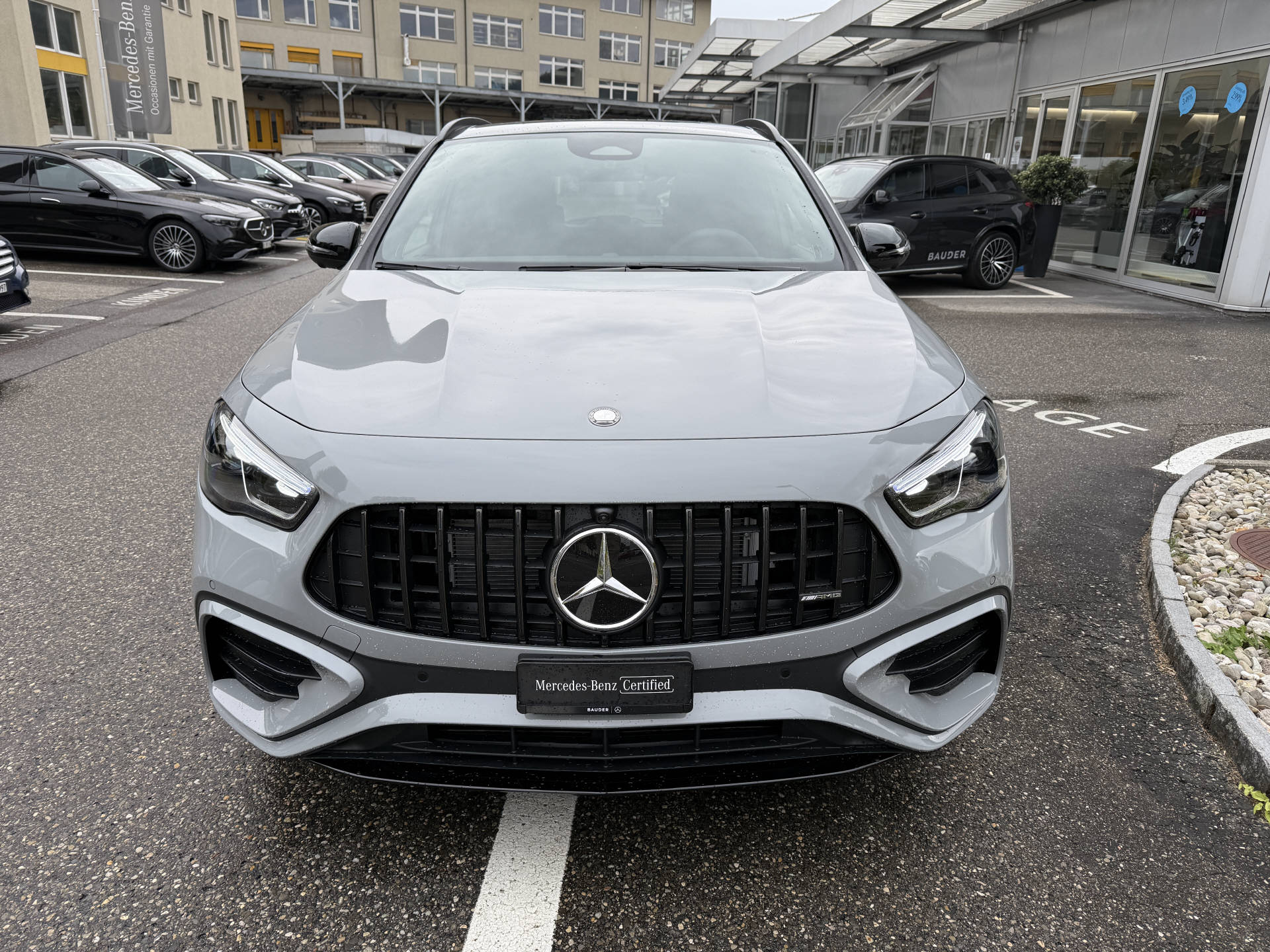 MERCEDES-BENZ GLA 35 AMG 4matic-showroom-element-1