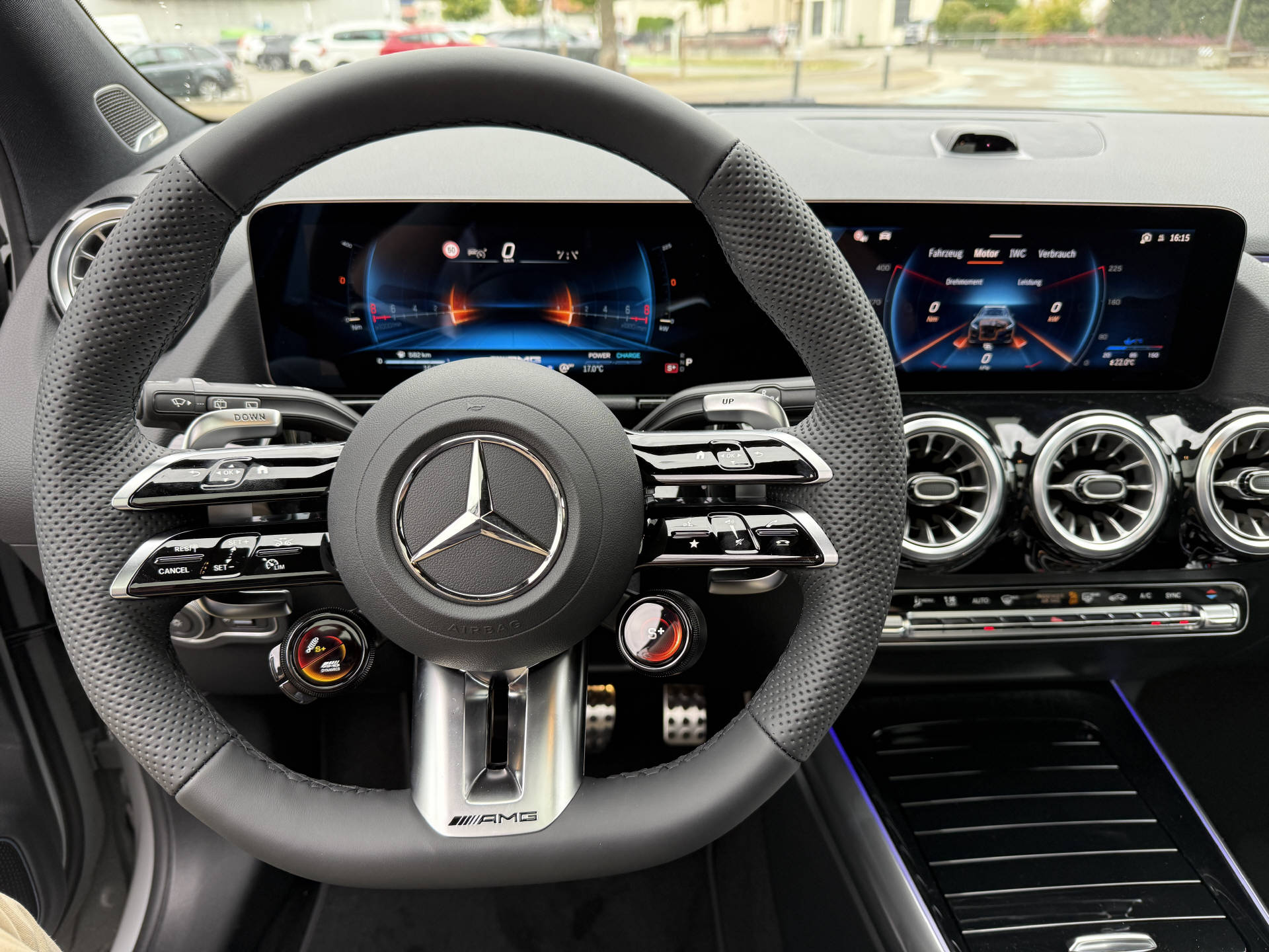 MERCEDES-BENZ GLA 35 AMG 4matic-image-4