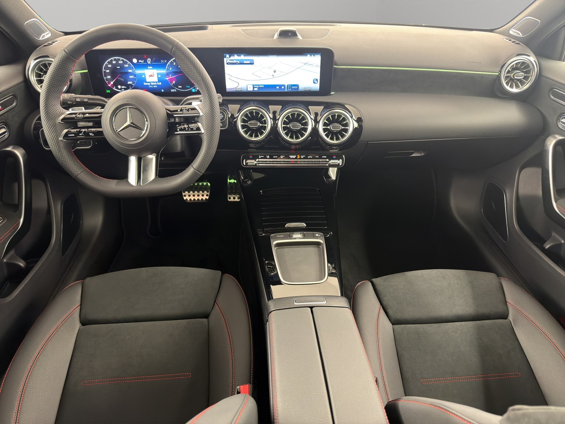 MERCEDES-BENZ A 250 AMG Line 4m-image-10