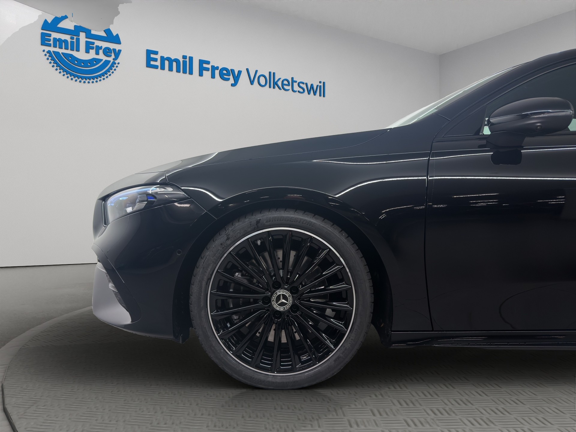 MERCEDES-BENZ A 250 AMG Line 4m-showroom-element-3