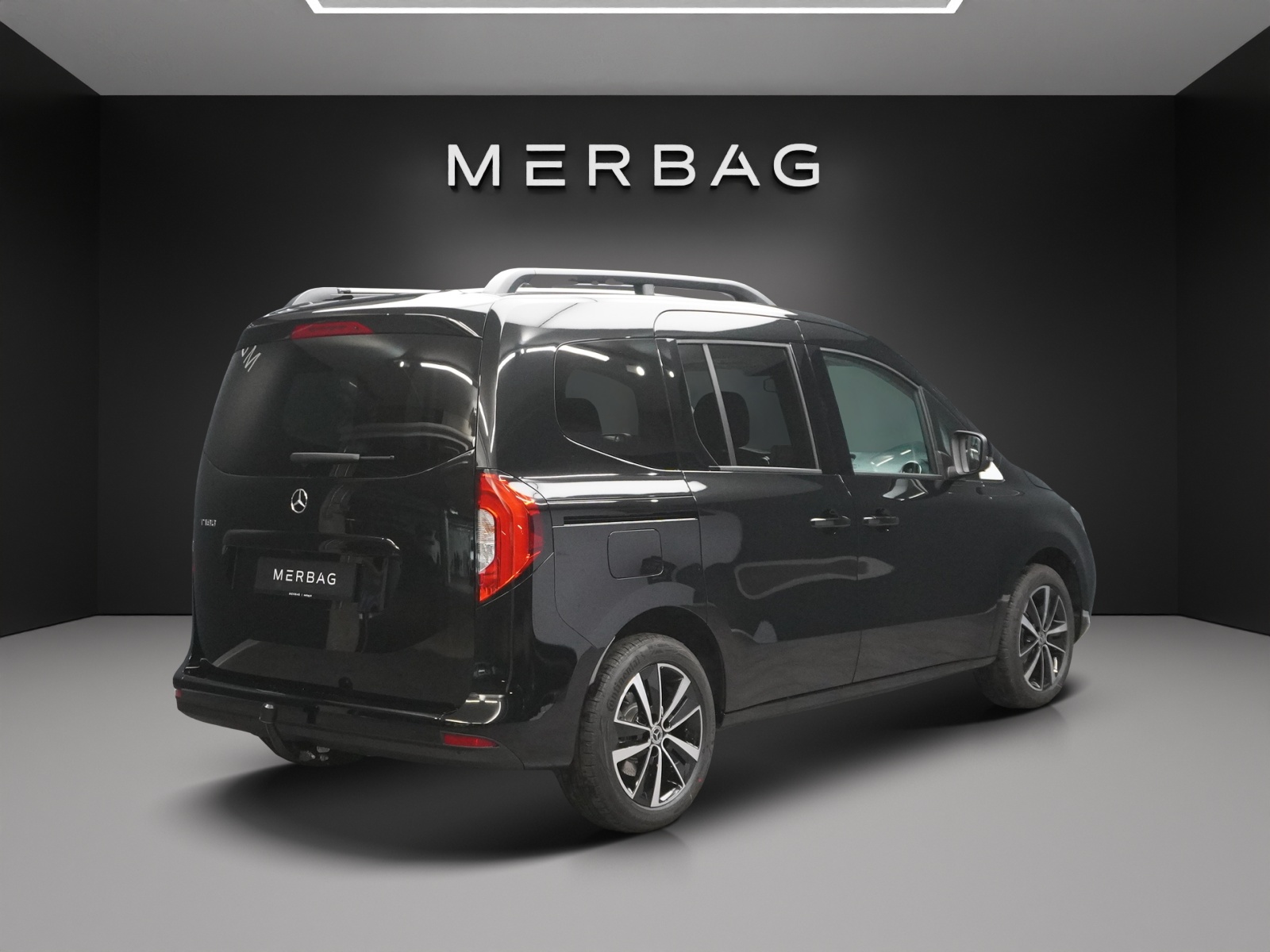 MERCEDES-BENZ EQT Standard-image-1