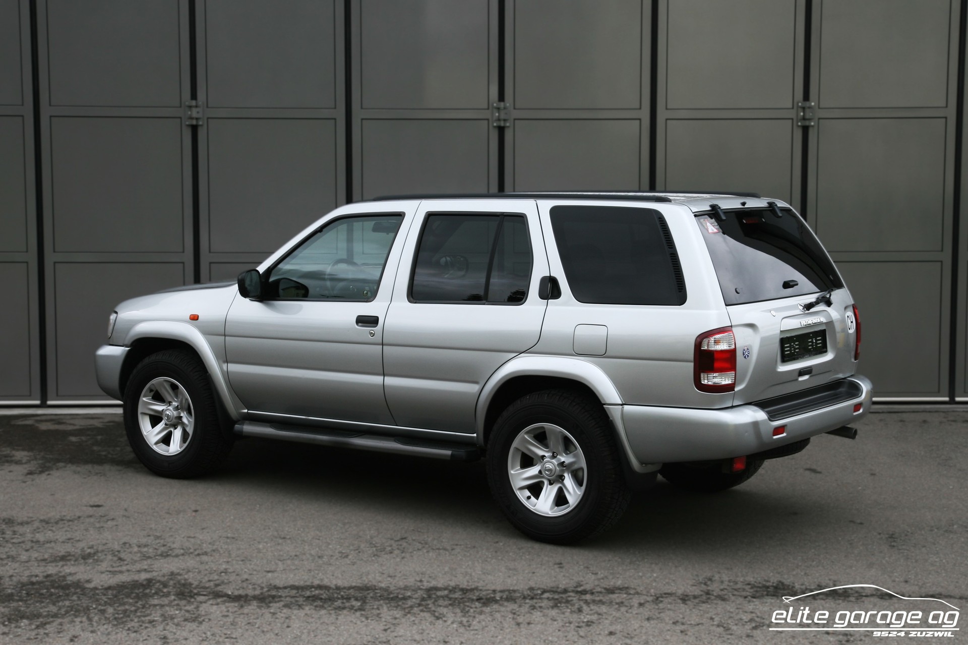 NISSAN Pathfinder 3.5 Executive Limited Edition V6-image-2