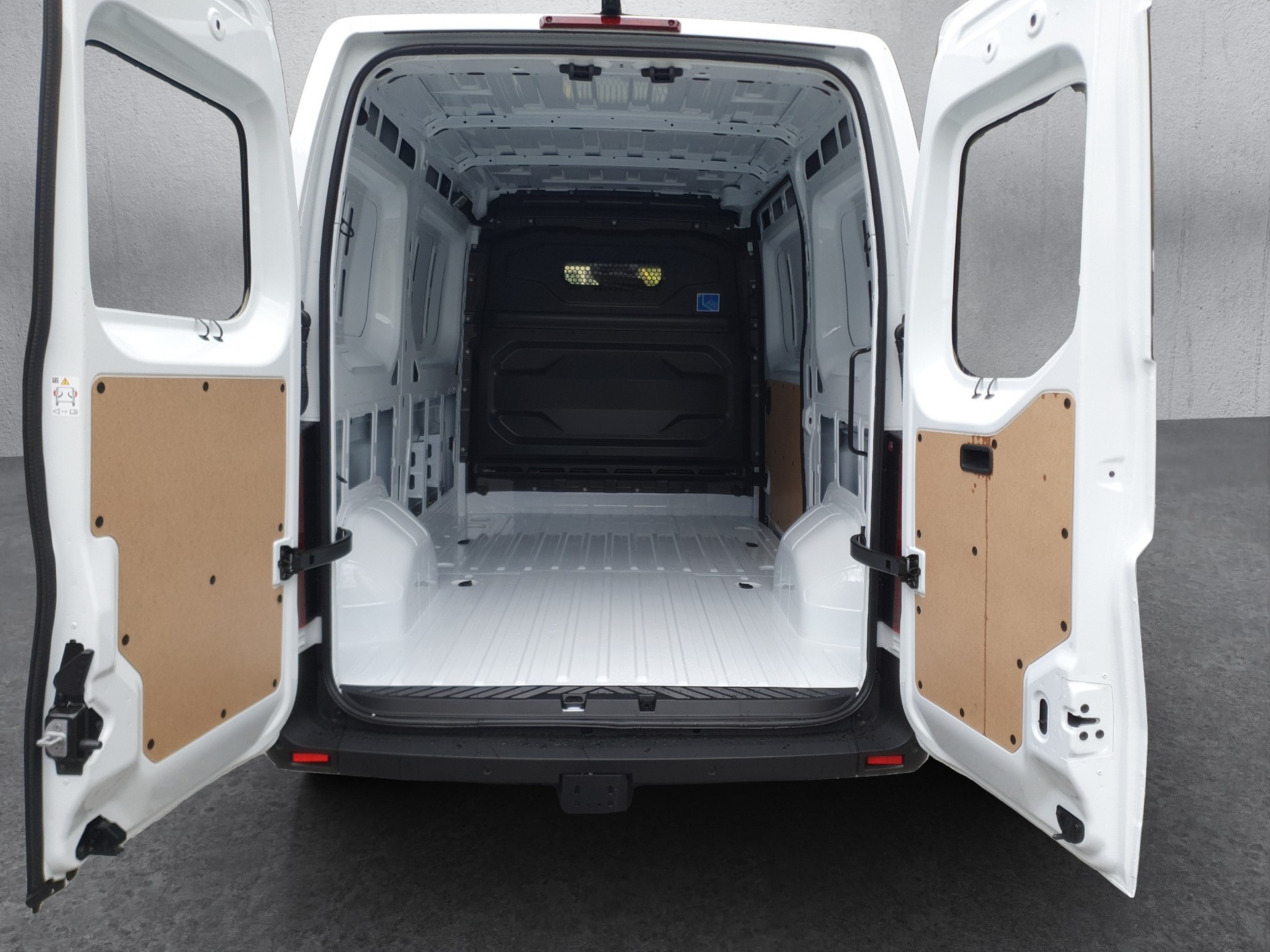 NISSAN Interstar 150 3.5 L2H2 Acenta-image-19