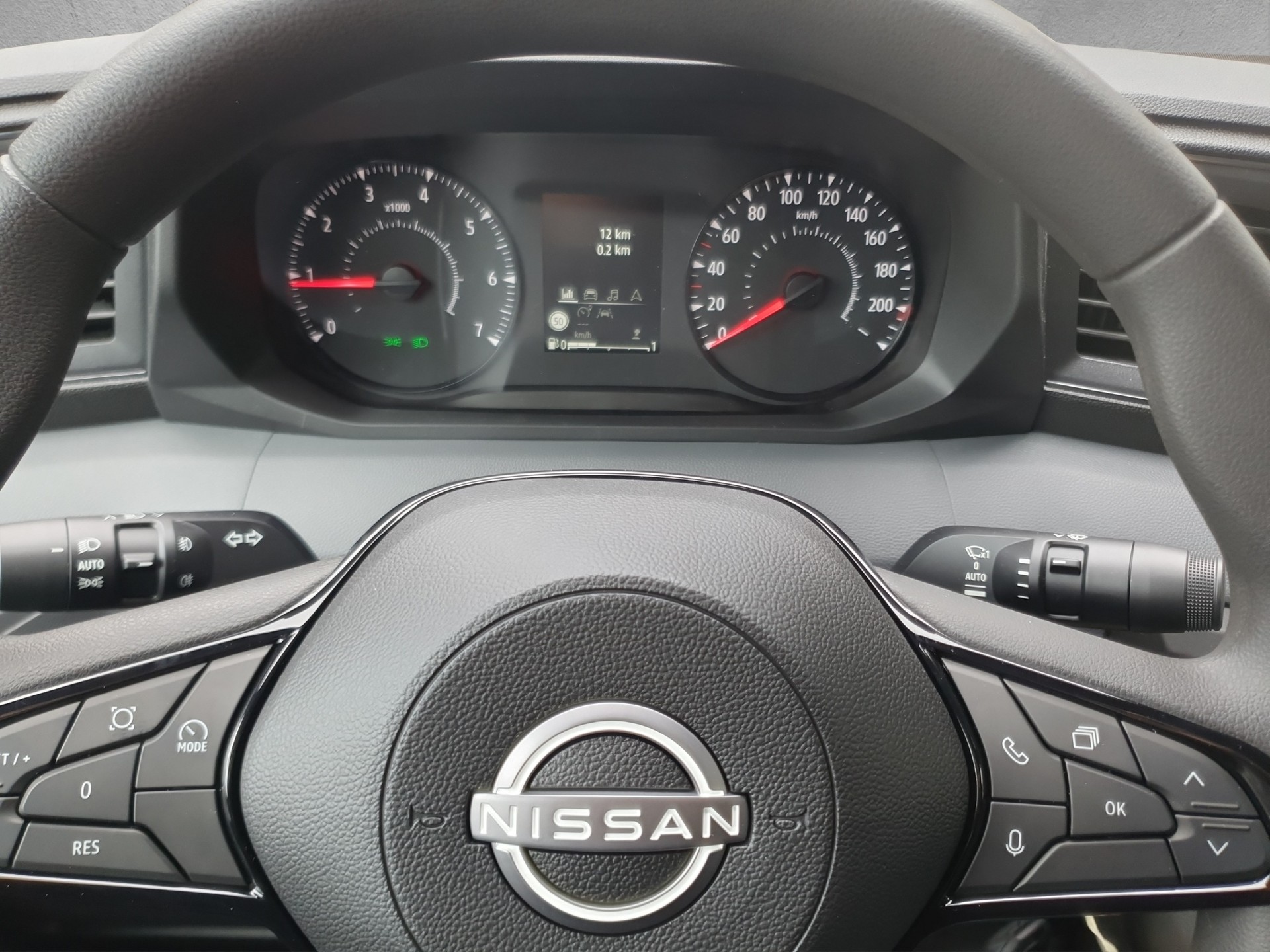 NISSAN Interstar 150 3.5 L2H2 Acenta-image-12