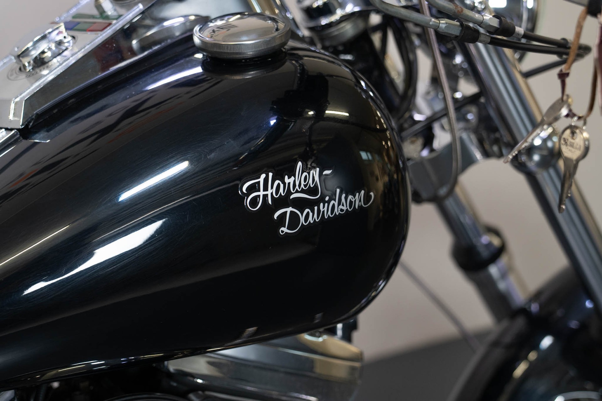 HARLEY-DAVIDSON FLST Heritage Softail-image-6