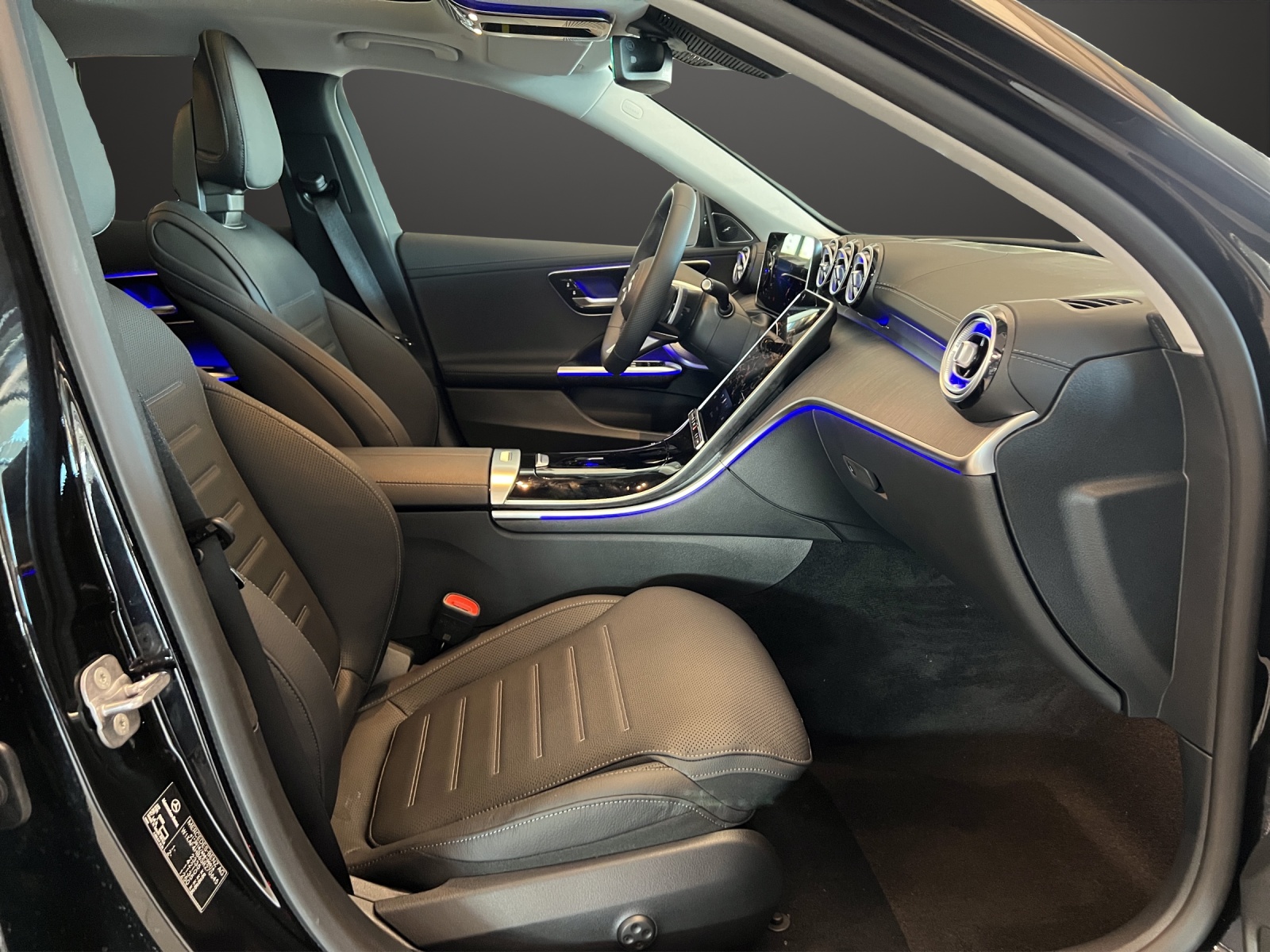 MERCEDES-BENZ C 300 4 Matic-image-10