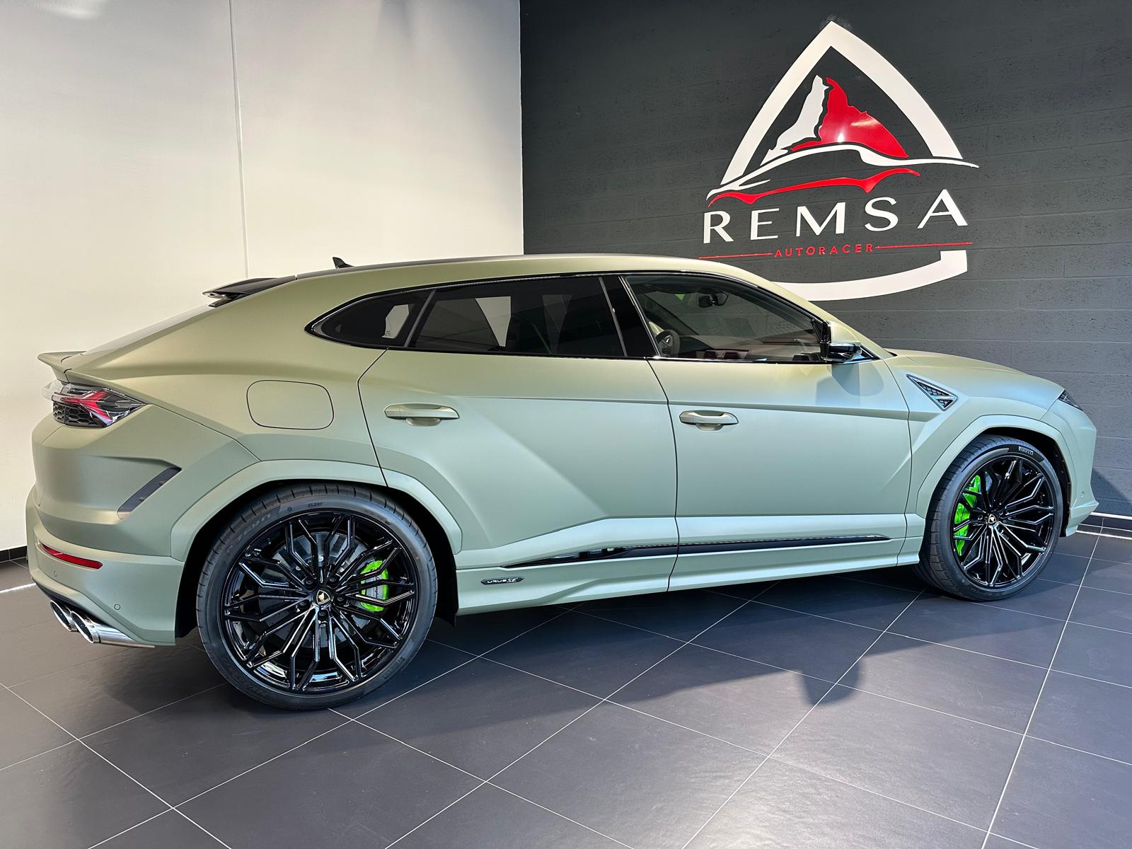 LAMBORGHINI URUS SE-image-8