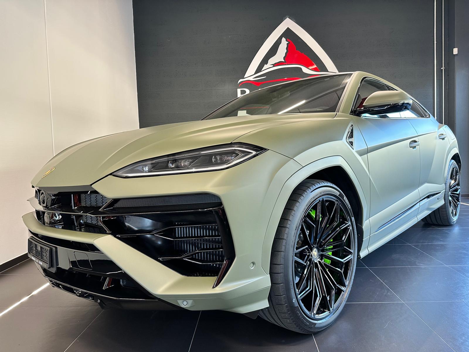 LAMBORGHINI URUS SE-image-1