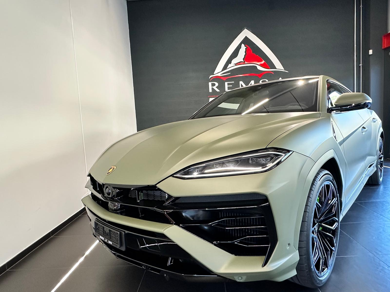 LAMBORGHINI URUS SE-image-11