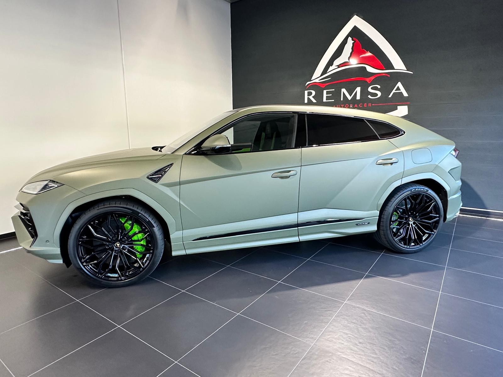 LAMBORGHINI URUS SE-image-3