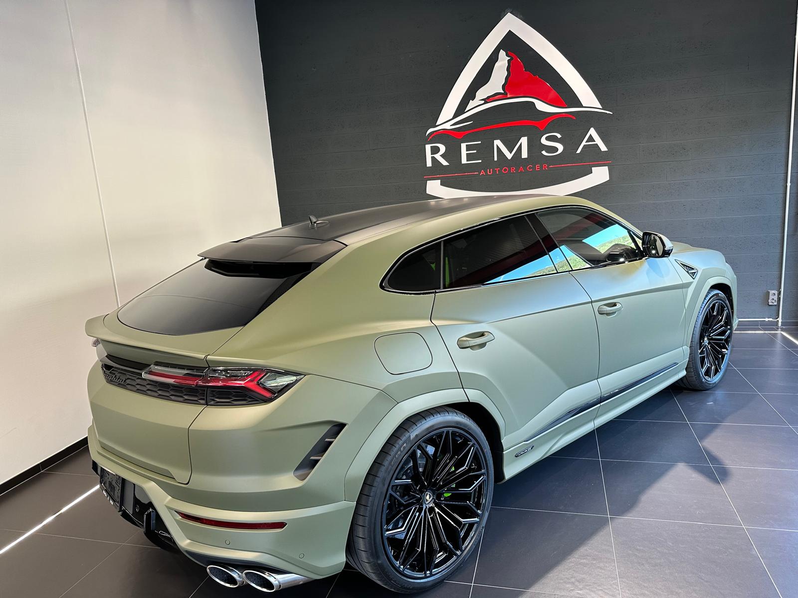 LAMBORGHINI URUS SE-image-6