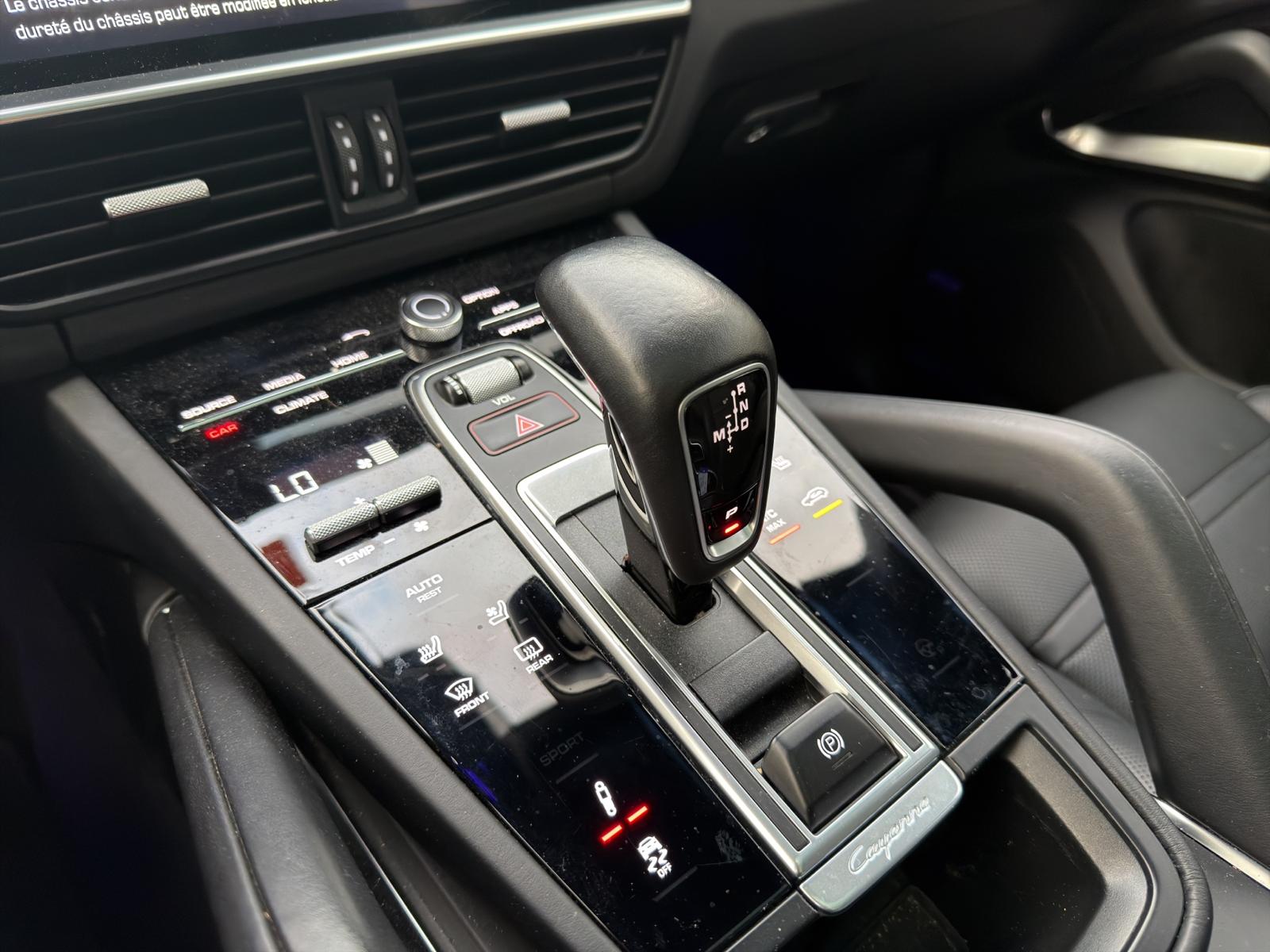 PORSCHE Cayenne Turbo-image-15
