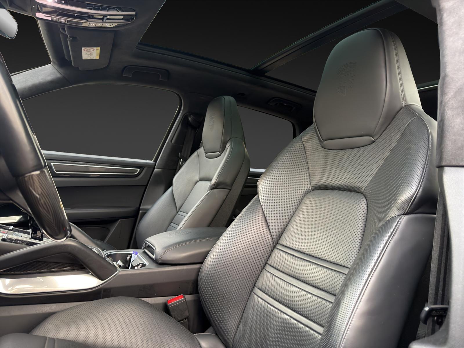 PORSCHE Cayenne Turbo-image-8