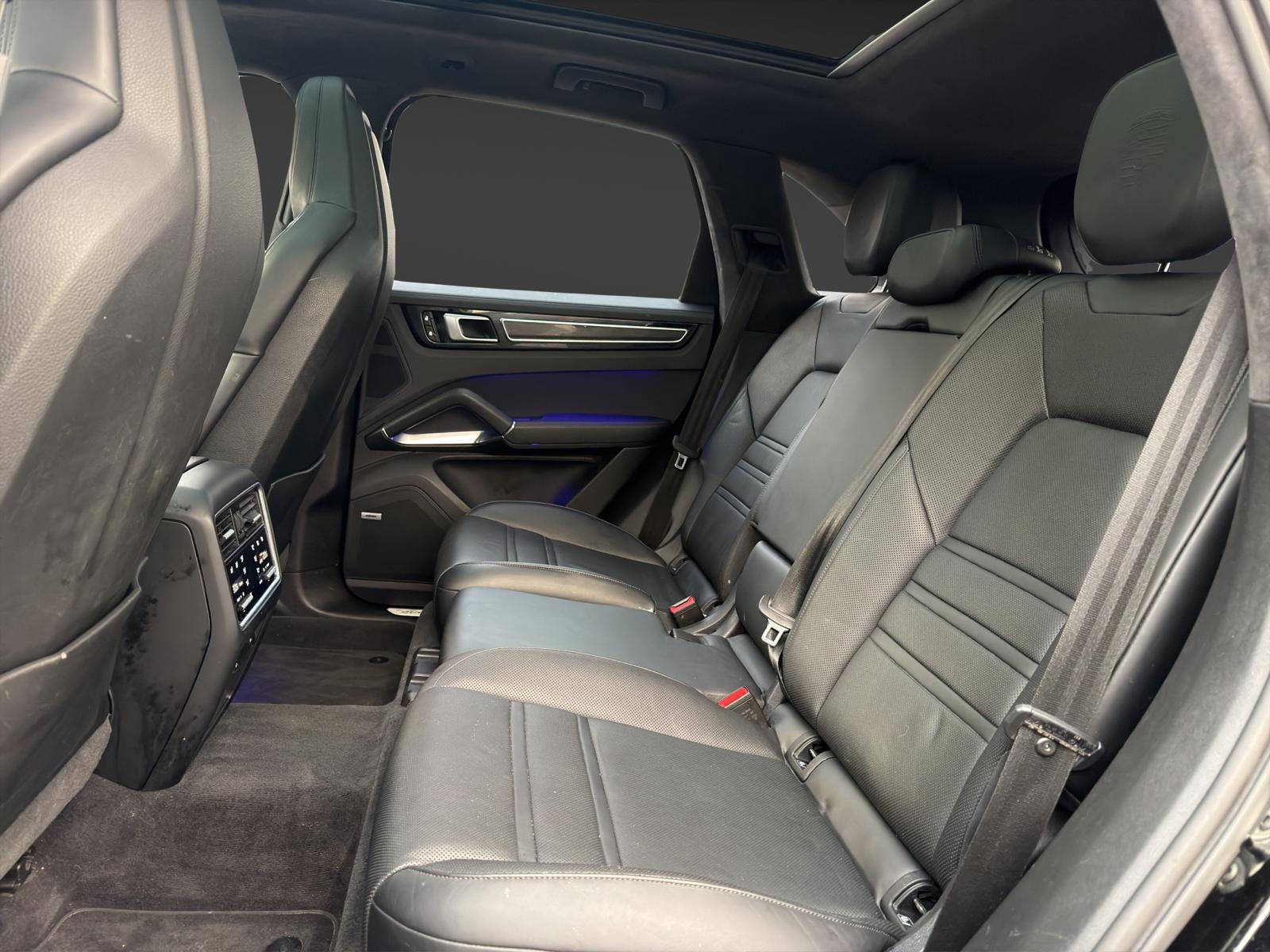 PORSCHE Cayenne Turbo-image-11