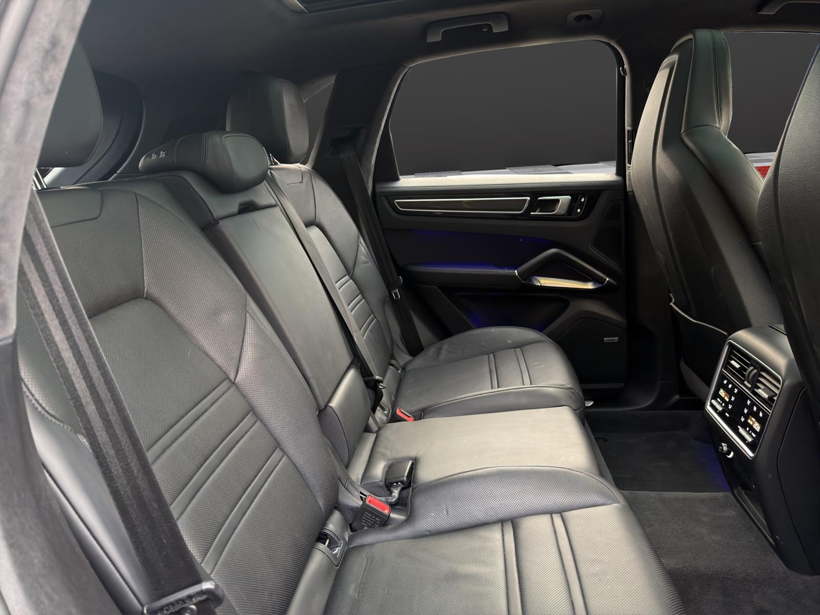 PORSCHE Cayenne Turbo-image-10