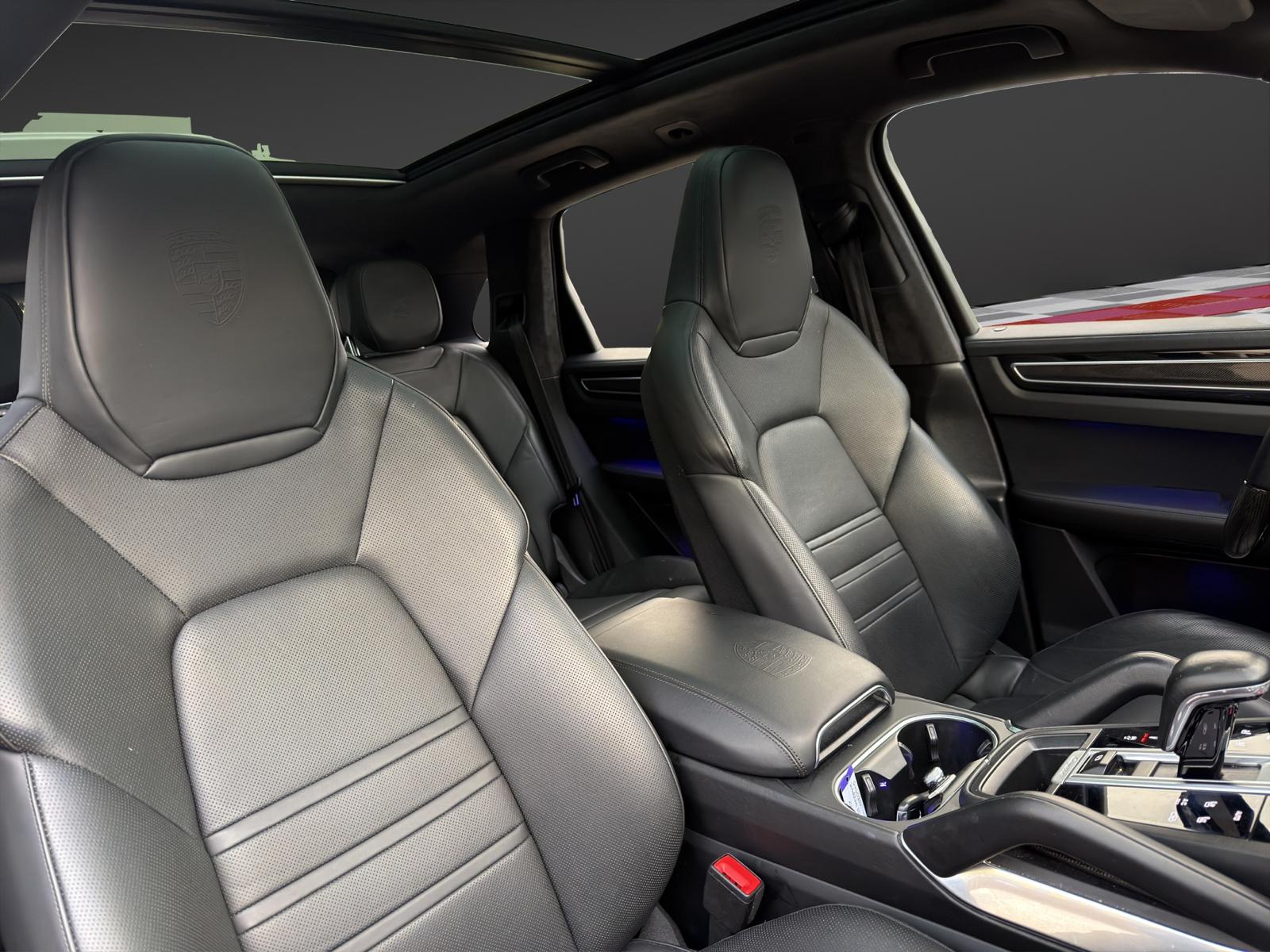 PORSCHE Cayenne Turbo-image-9