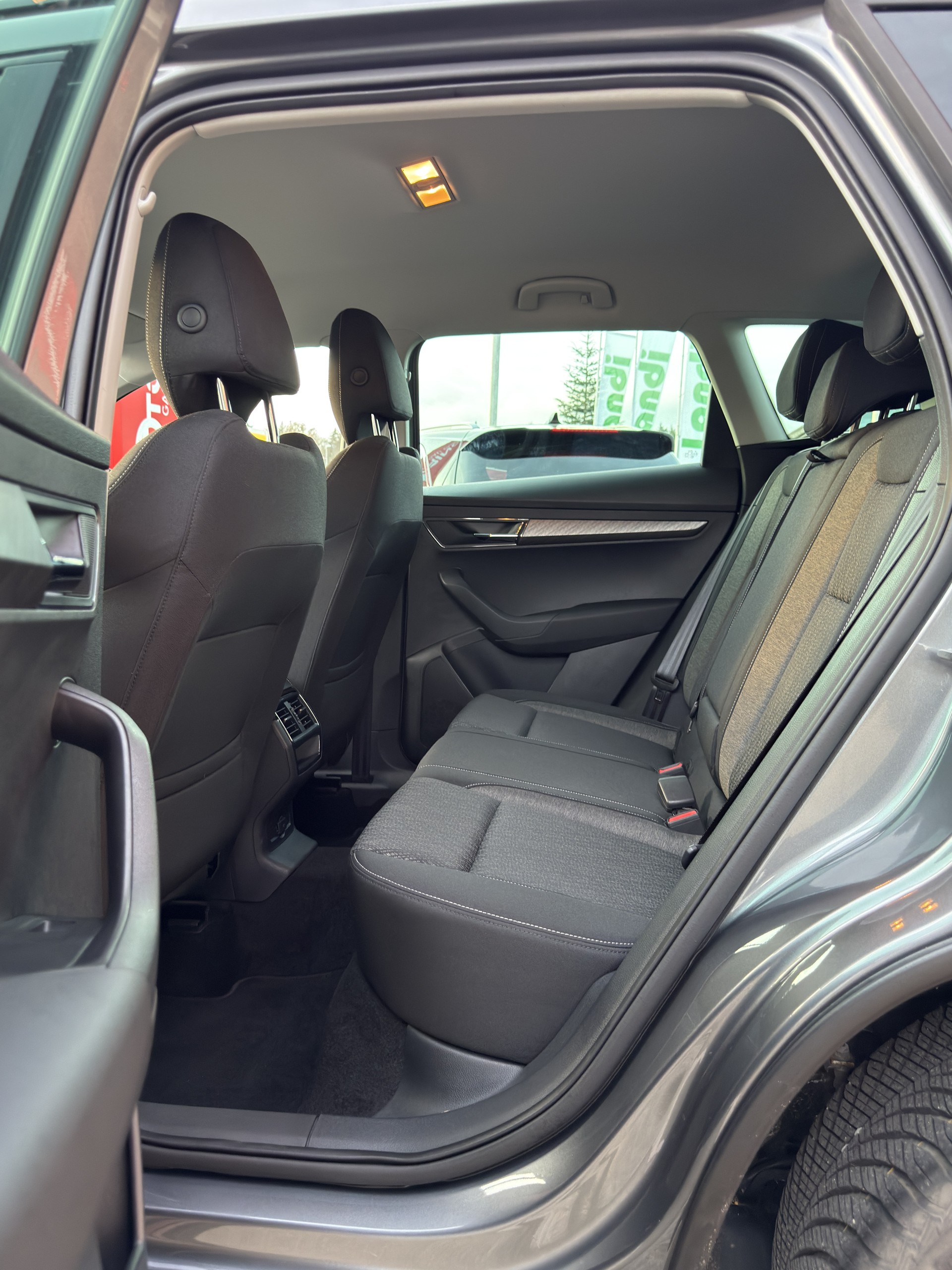 SKODA Karoq 1.5 TSI Style DSG-image-12