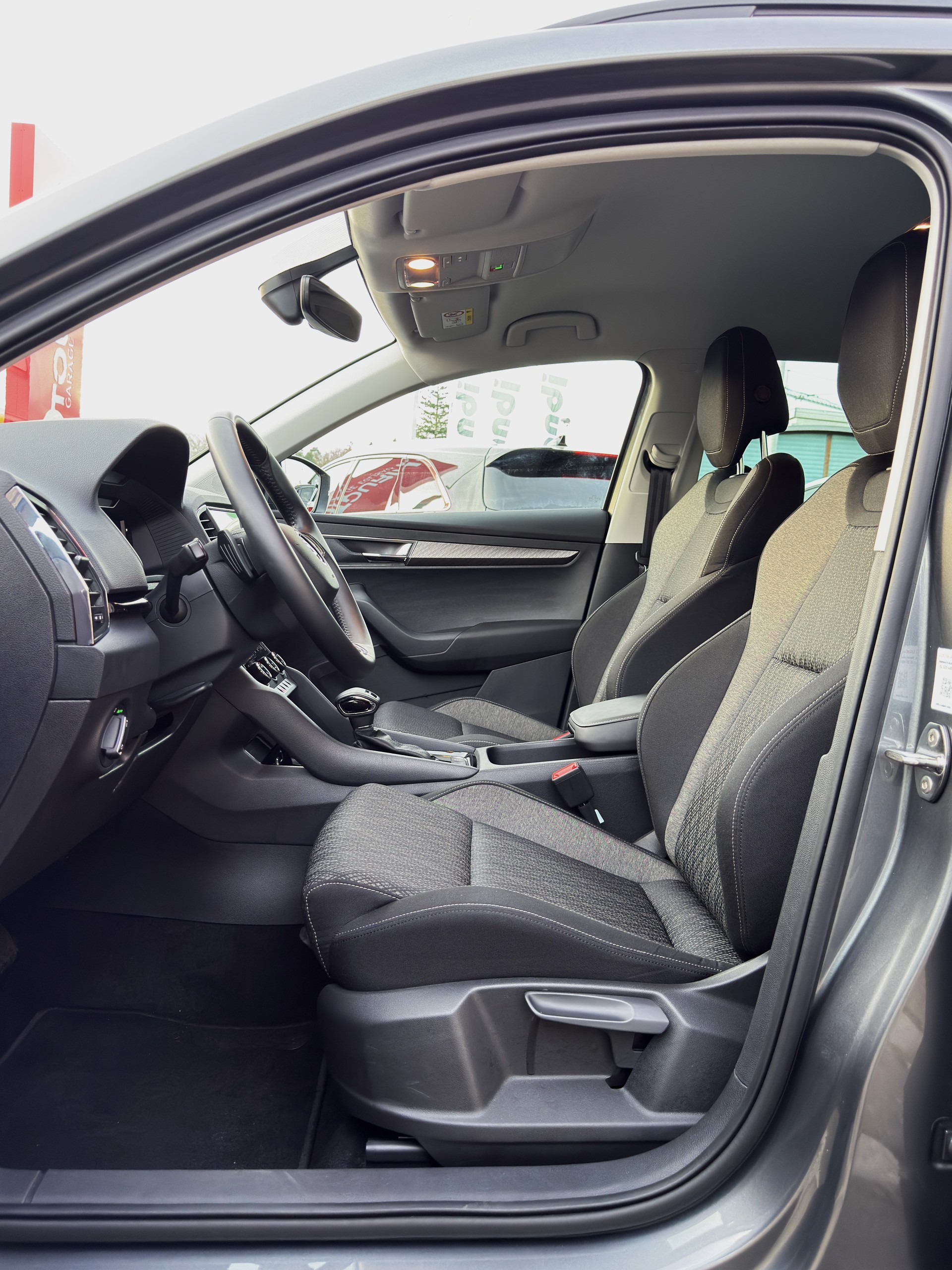 SKODA Karoq 1.5 TSI Style DSG-image-9