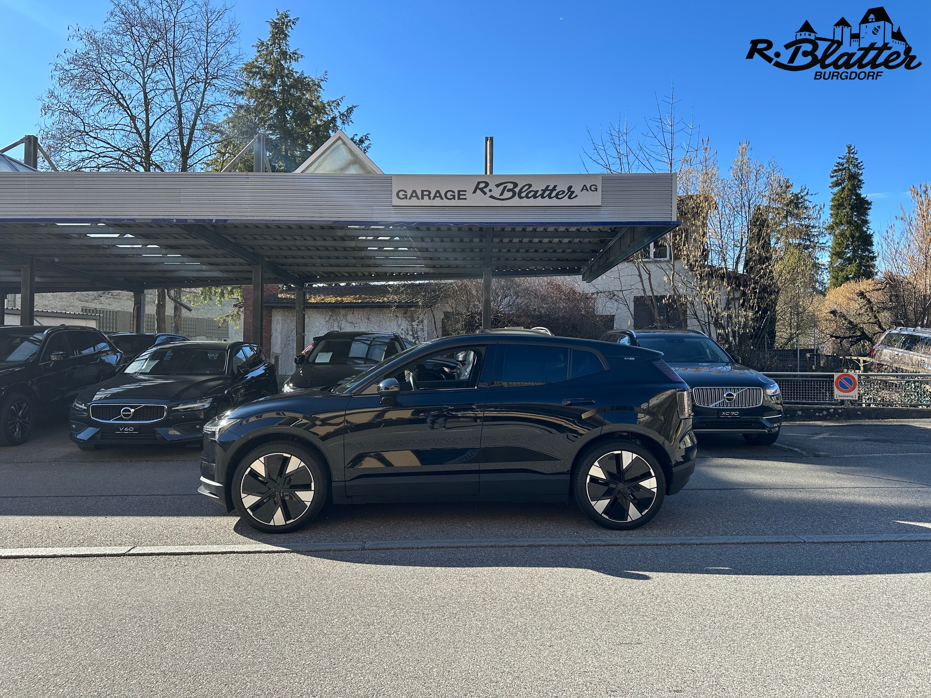 VOLVO EX30 E60 69kWh Single Motor Extended Range Ultra-showroom-element-2
