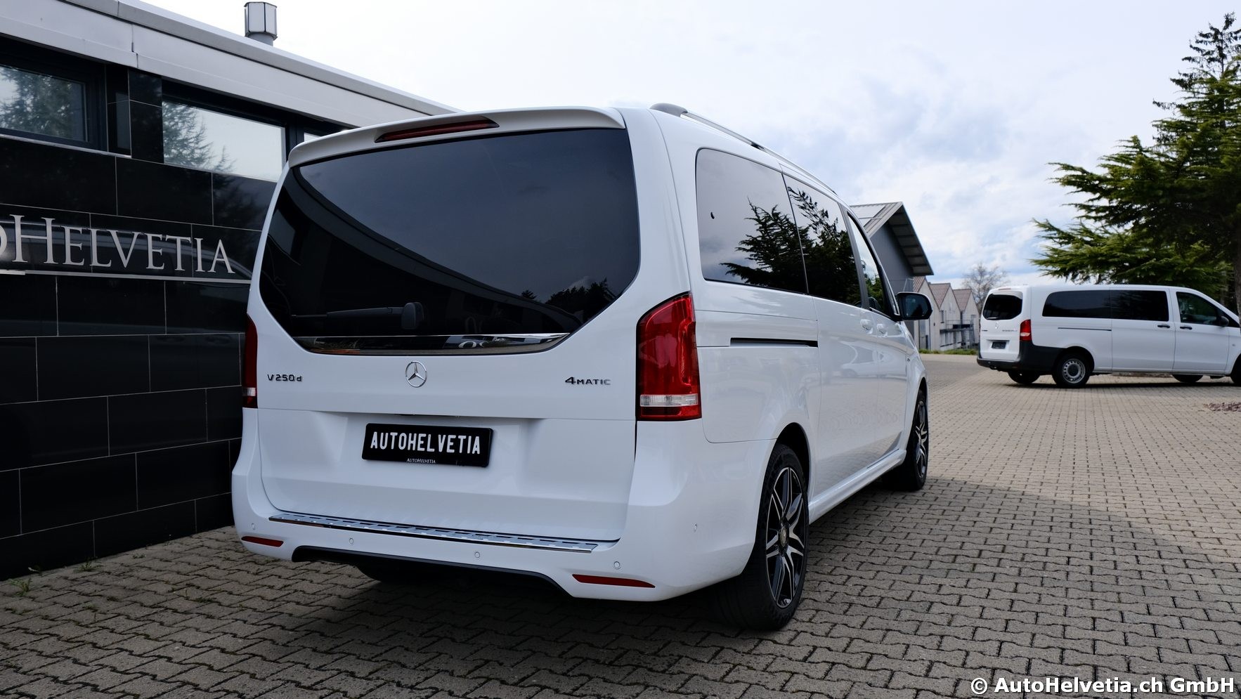 MERCEDES-BENZ V 250 d Exclusive lang 4Matic 7G-Tronic-image-6